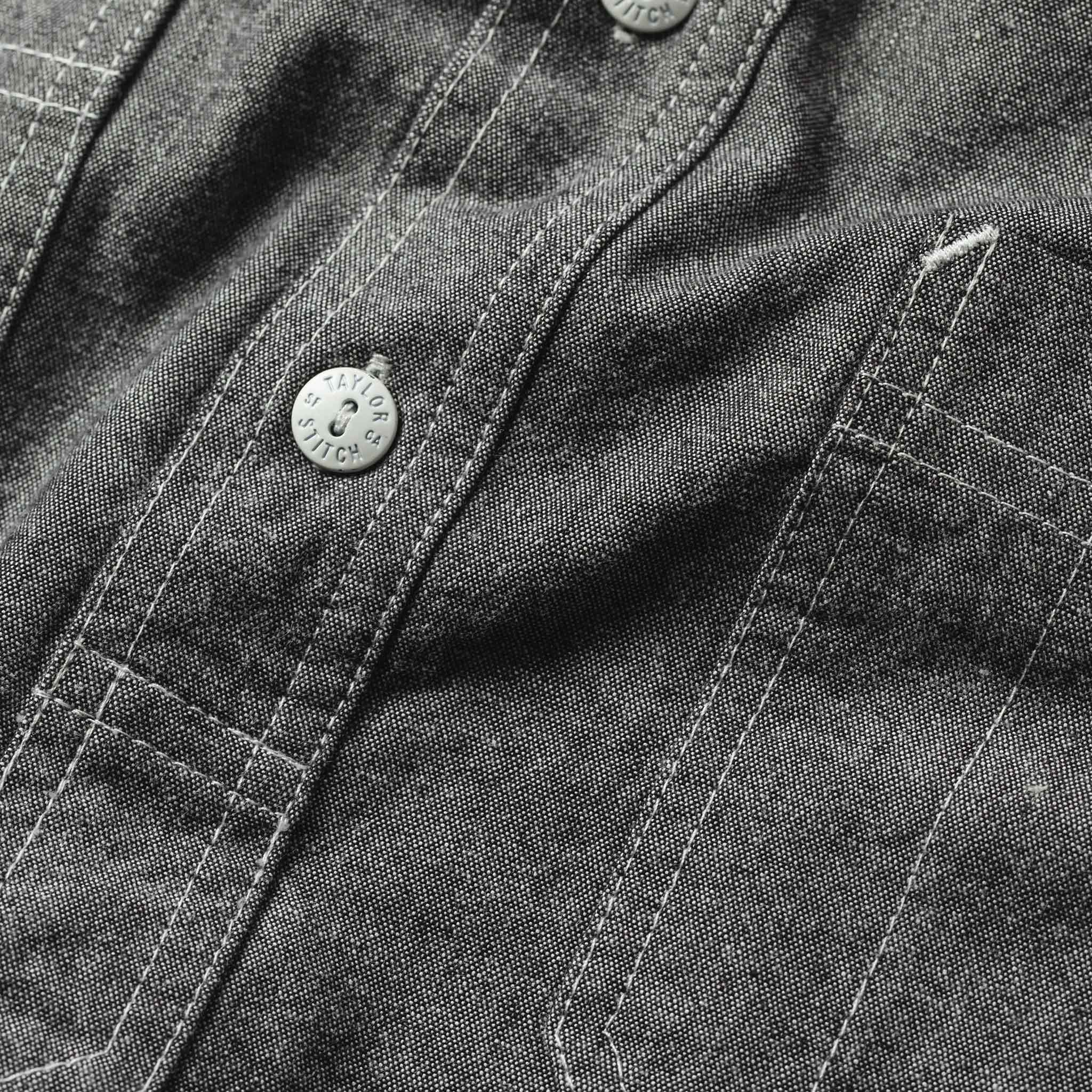 The Short Sleeve Popover in Charcoal Chambray - Image 7