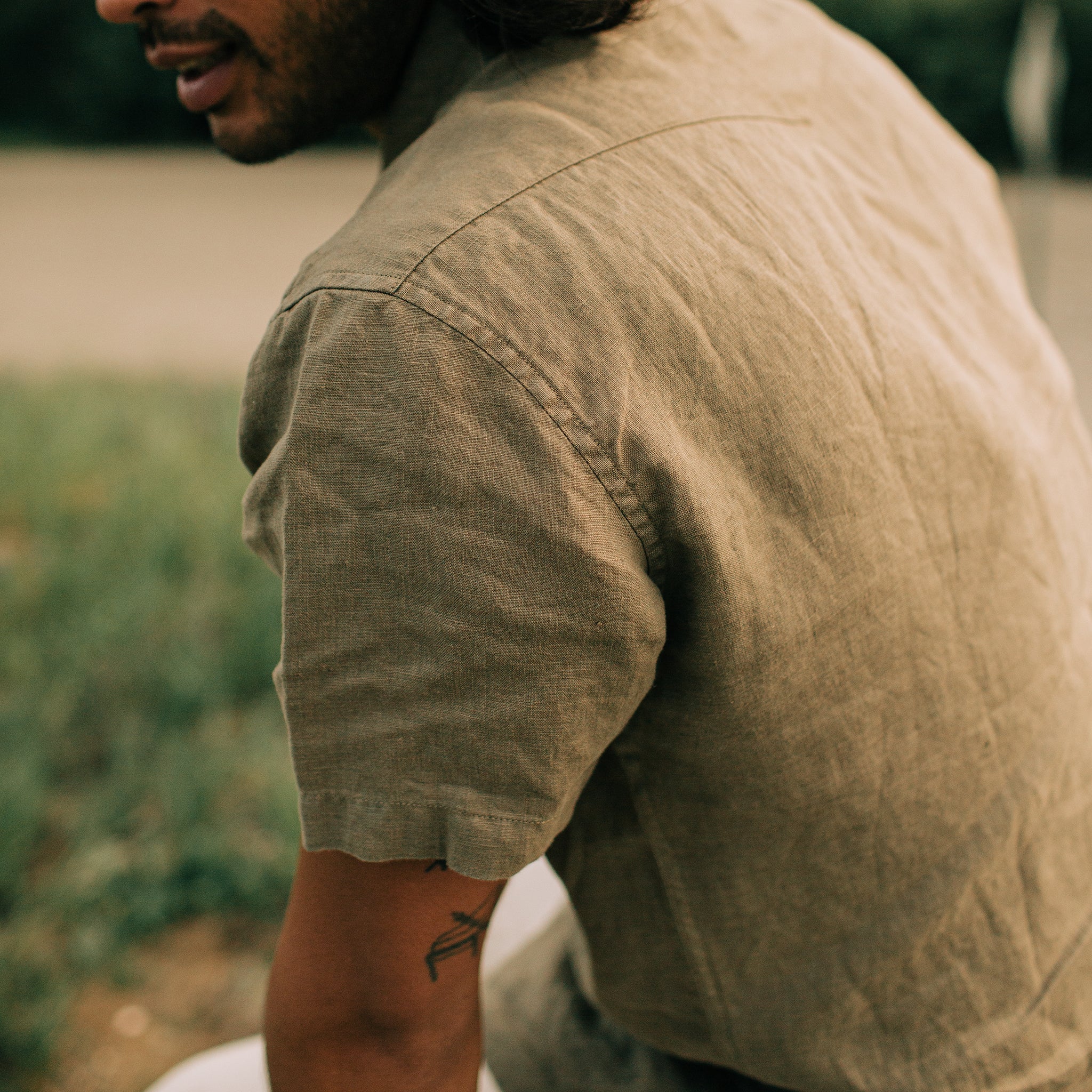 The Short Sleeve Western in Olive Linen - Image 3