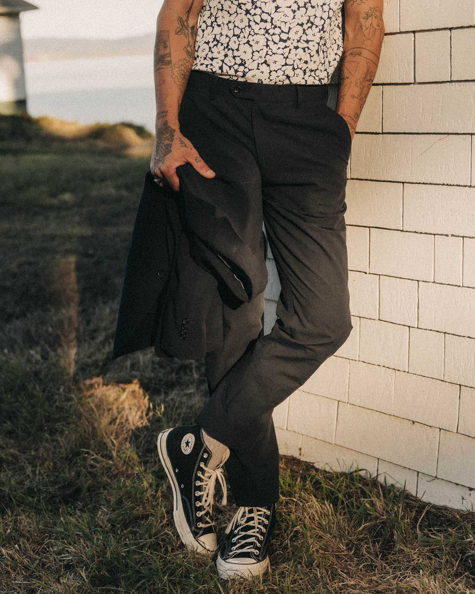 The Stevens Trouser in Navy Linen Seersucker - Image 4