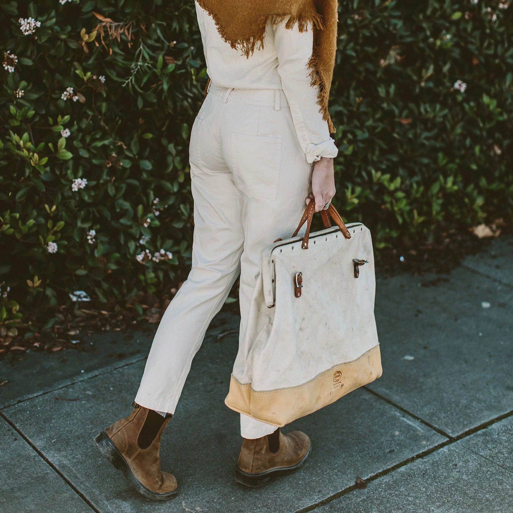 The Abel Pant in Natural - Image 7