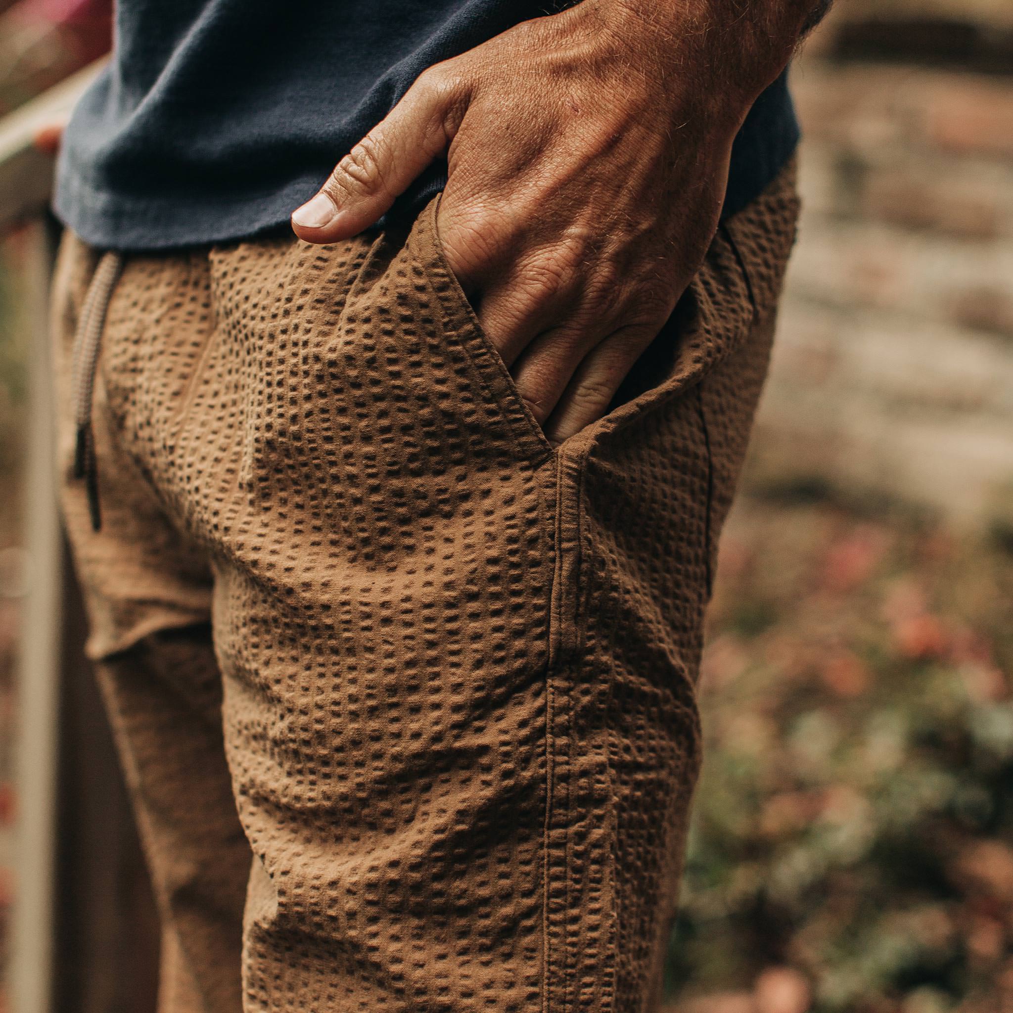 The Après Pant in British Khaki Seersucker - Image 4