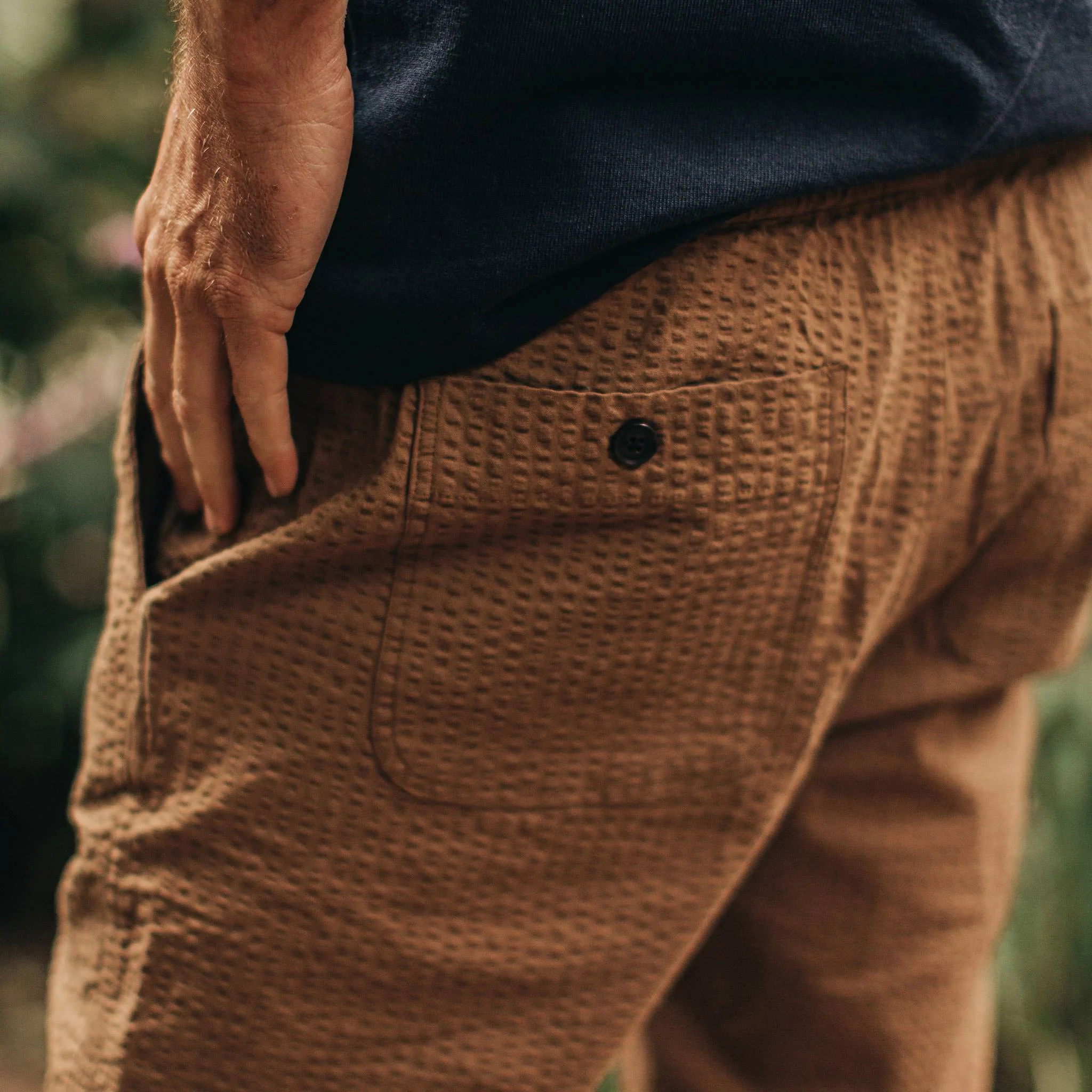 The Après Pant in British Khaki Seersucker - Image 5