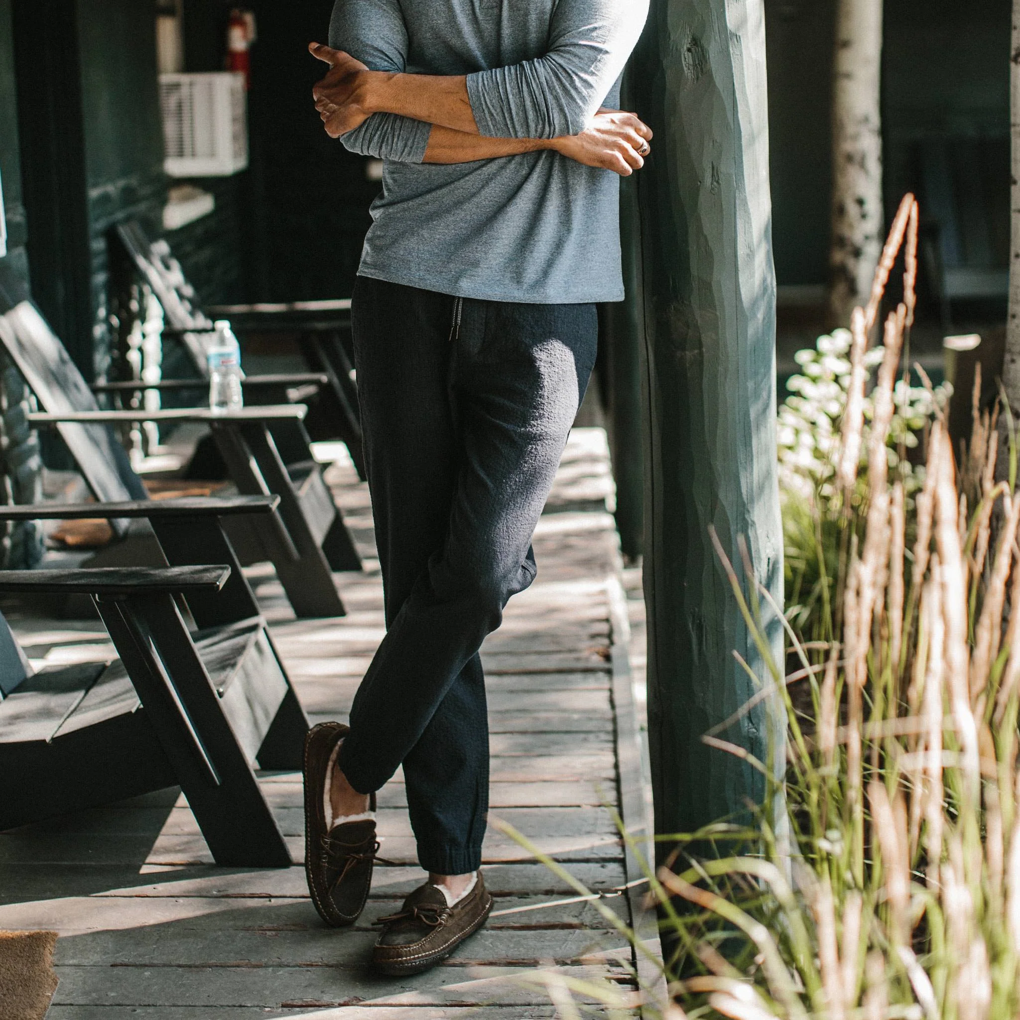 The Apres Pant in Coal Double Cloth - Image 2