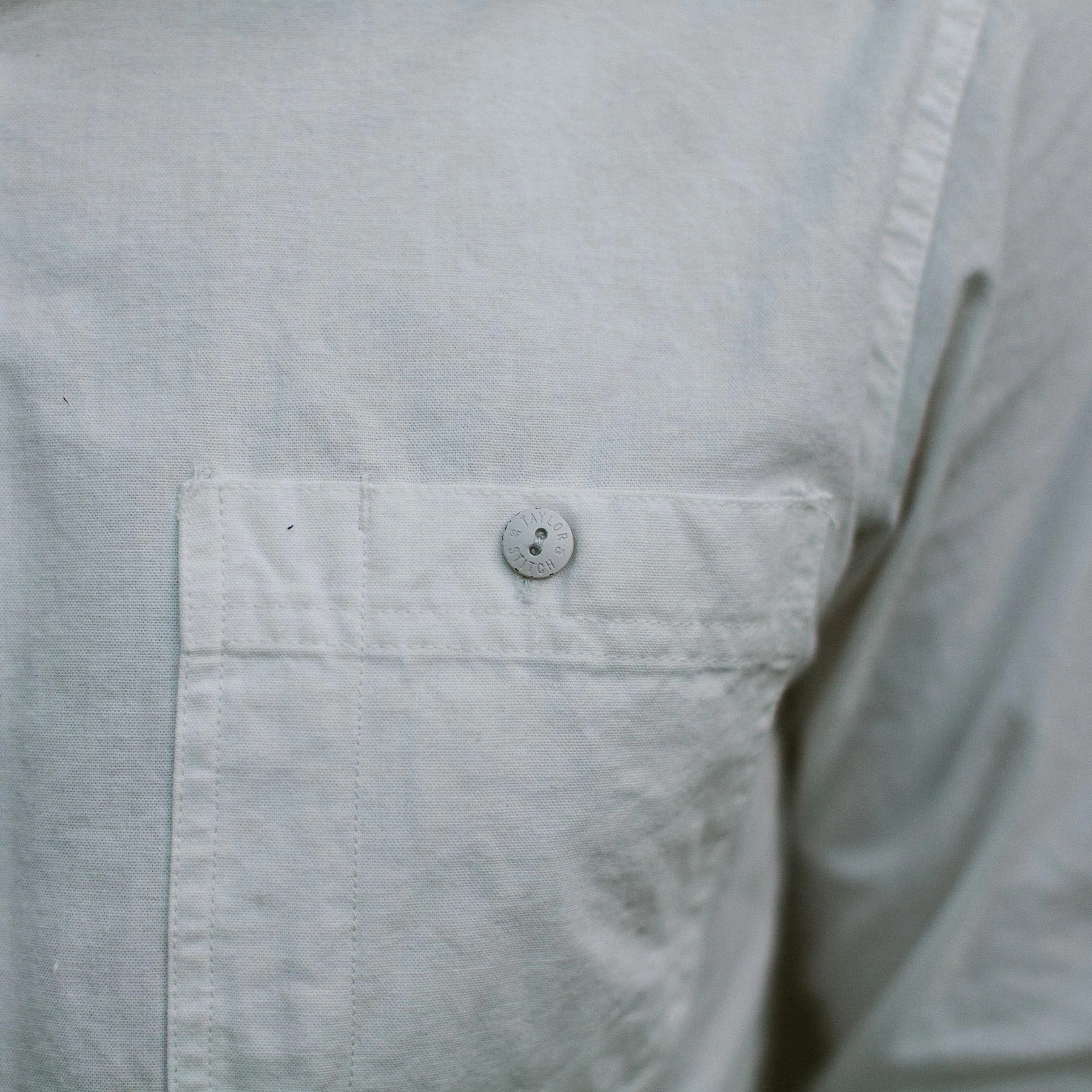 The California in White Everyday Chambray - Image 4