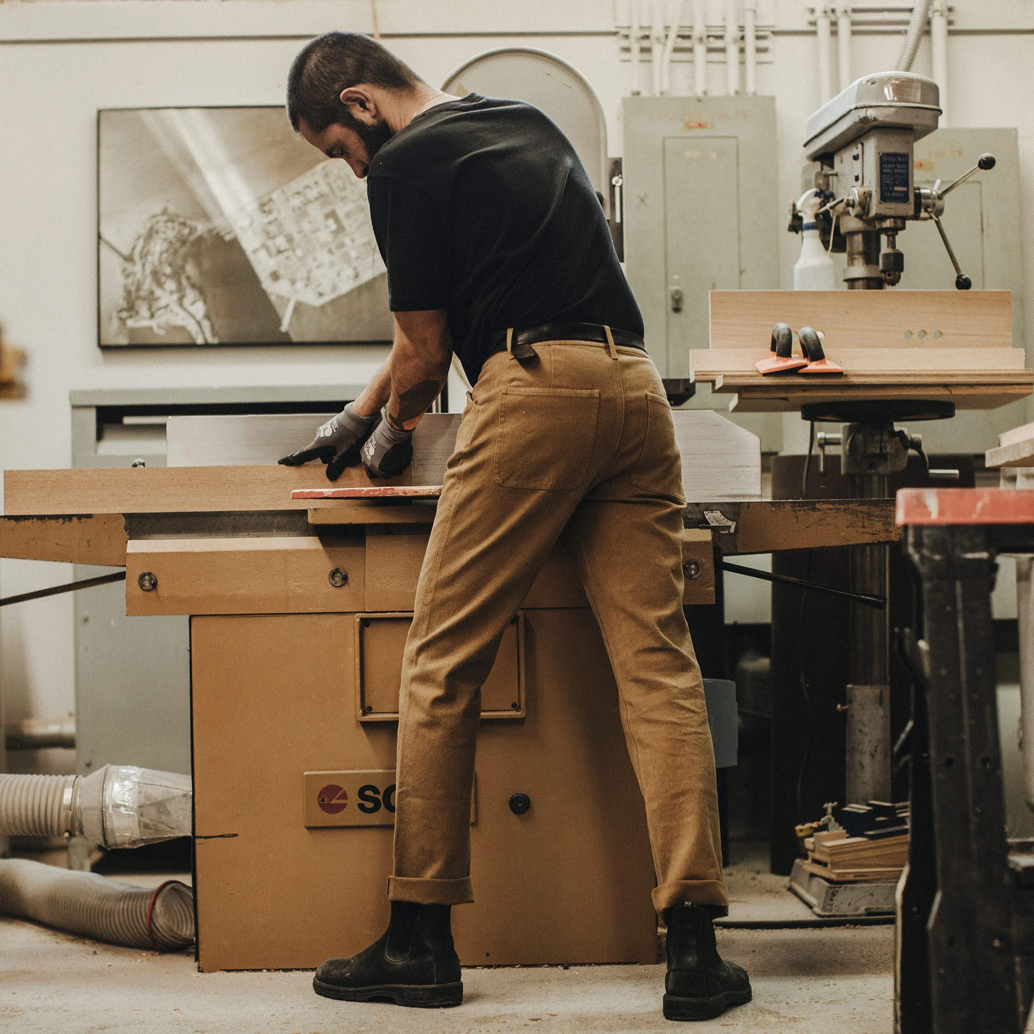 The Camp Pant in British Khaki Boss Duck - Image 2