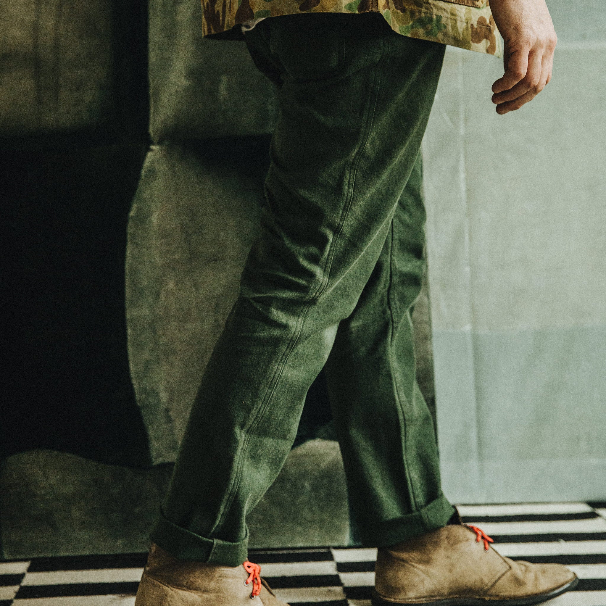 The Camp Pant in Dark Olive Boss Duck - Image 7