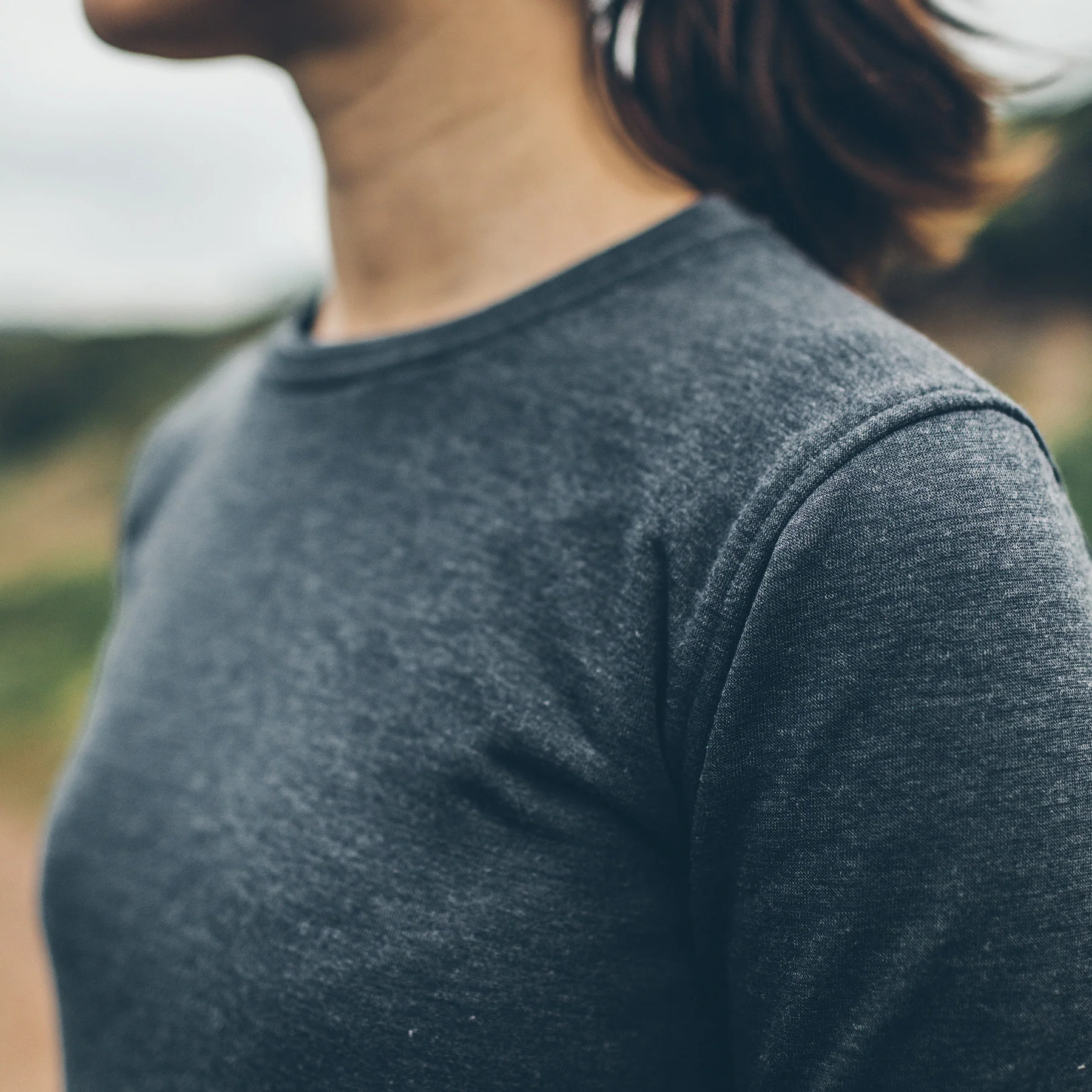 The Chandler Sweatshirt in Indigo Melange - Image 5