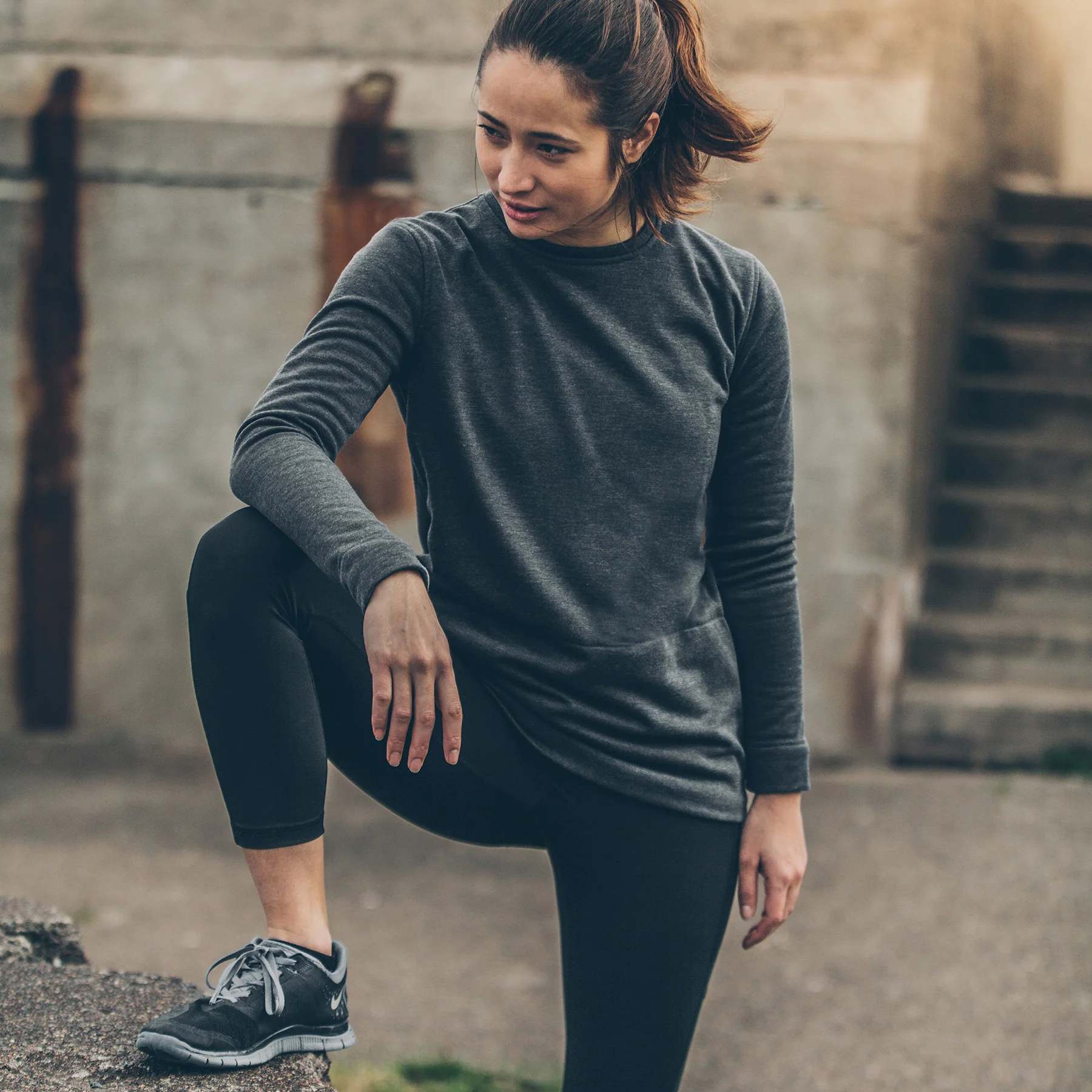 The Chandler Sweatshirt in Indigo Melange - Image 6