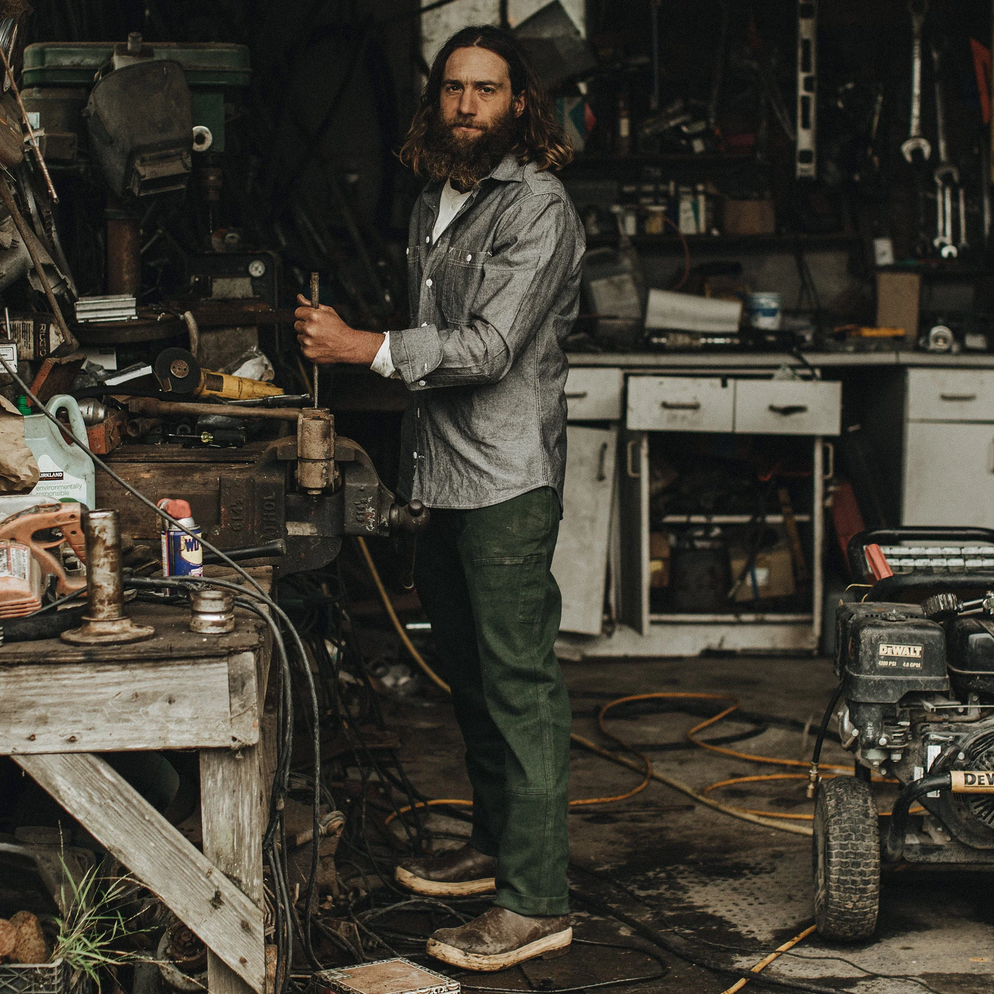 The Chore Pant in Dark Olive Boss Duck - Image 2