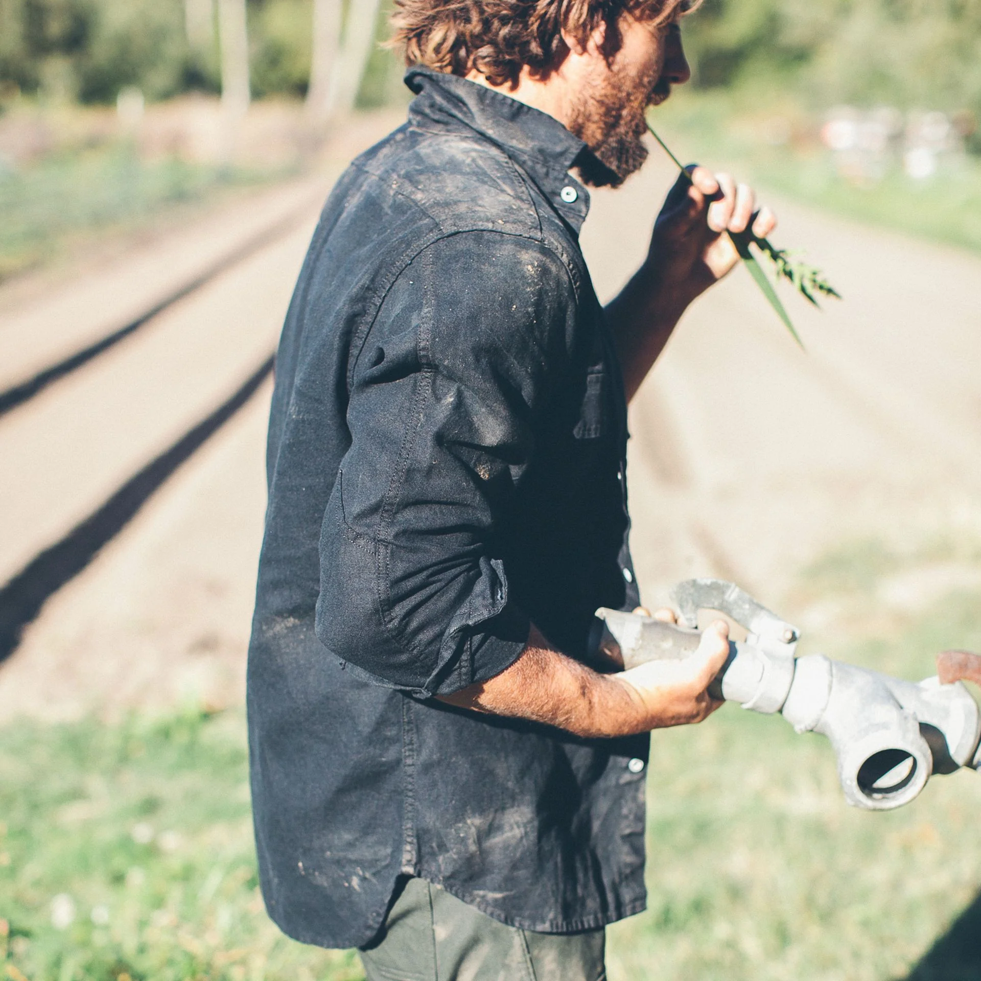 The Chore Shirt in Coal - Image 5