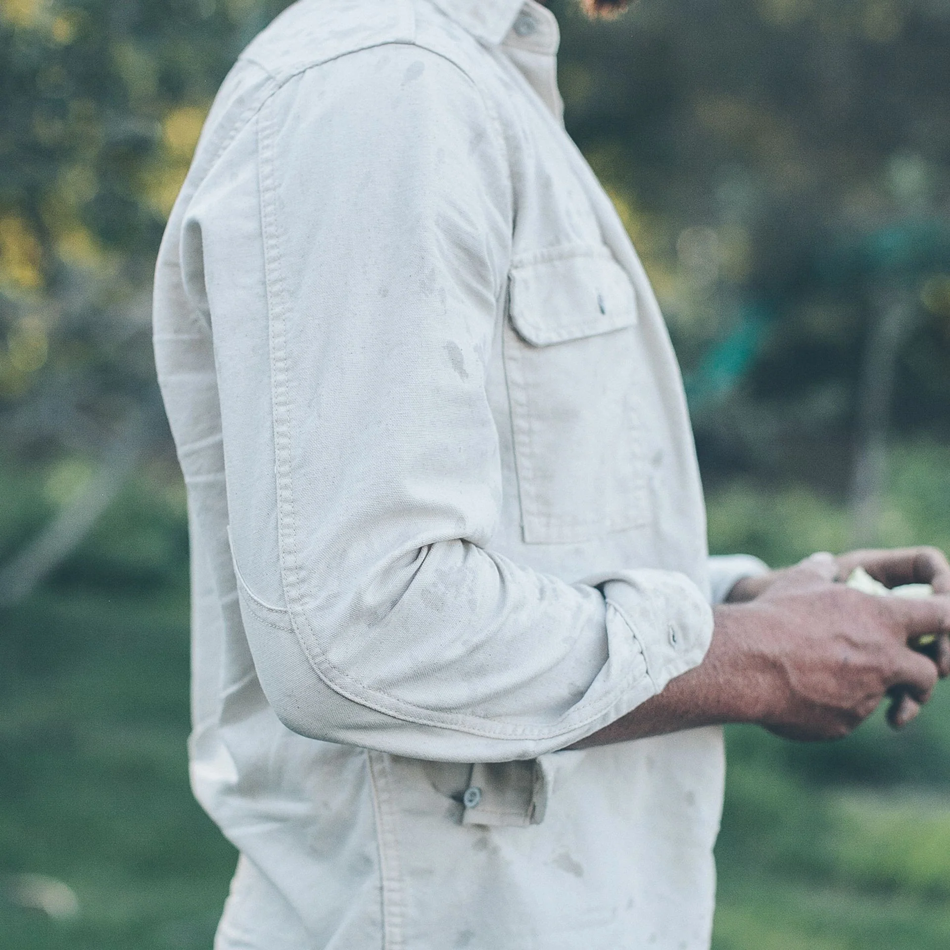 The Chore Shirt in Natural - Image 4