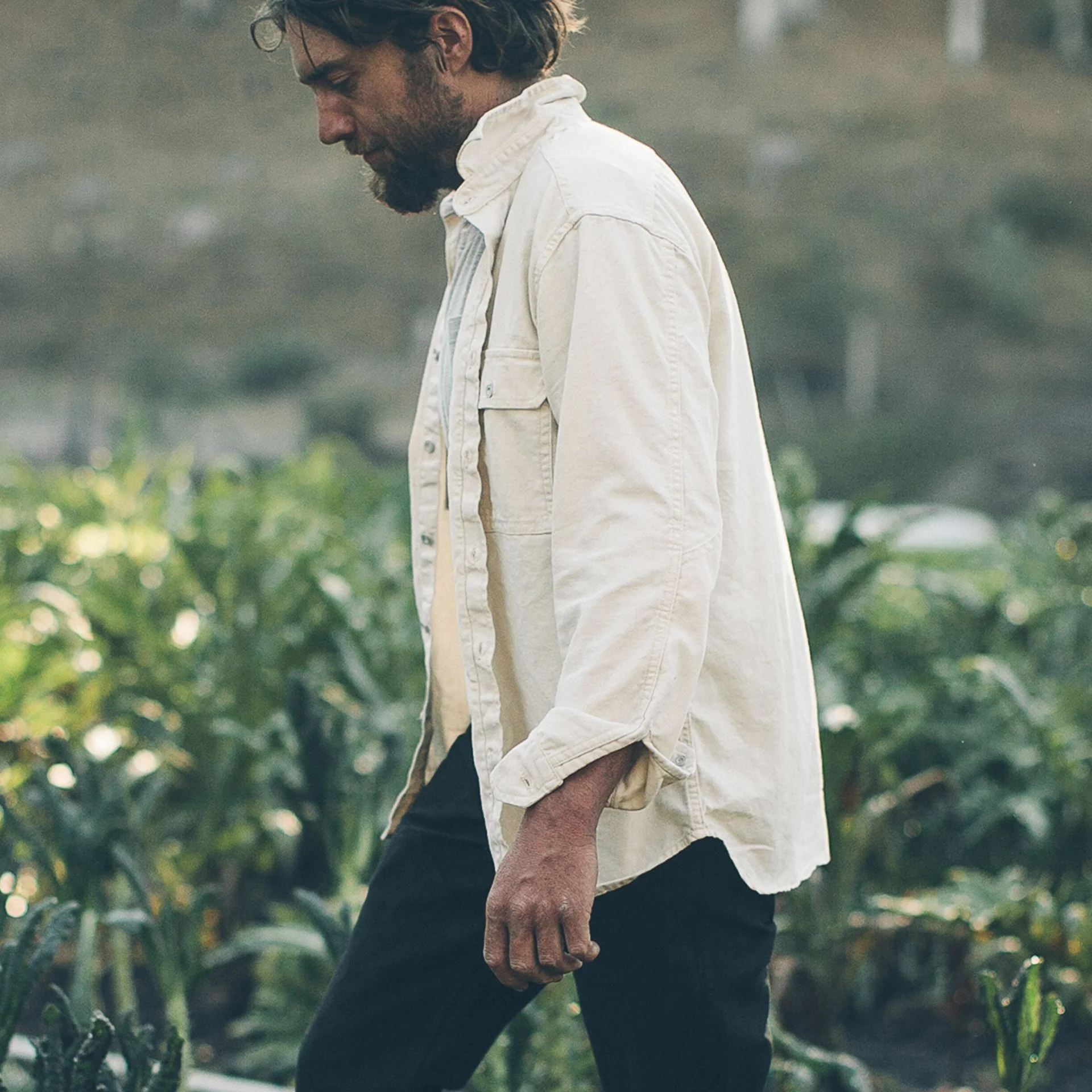 The Chore Shirt in Natural - Image 8