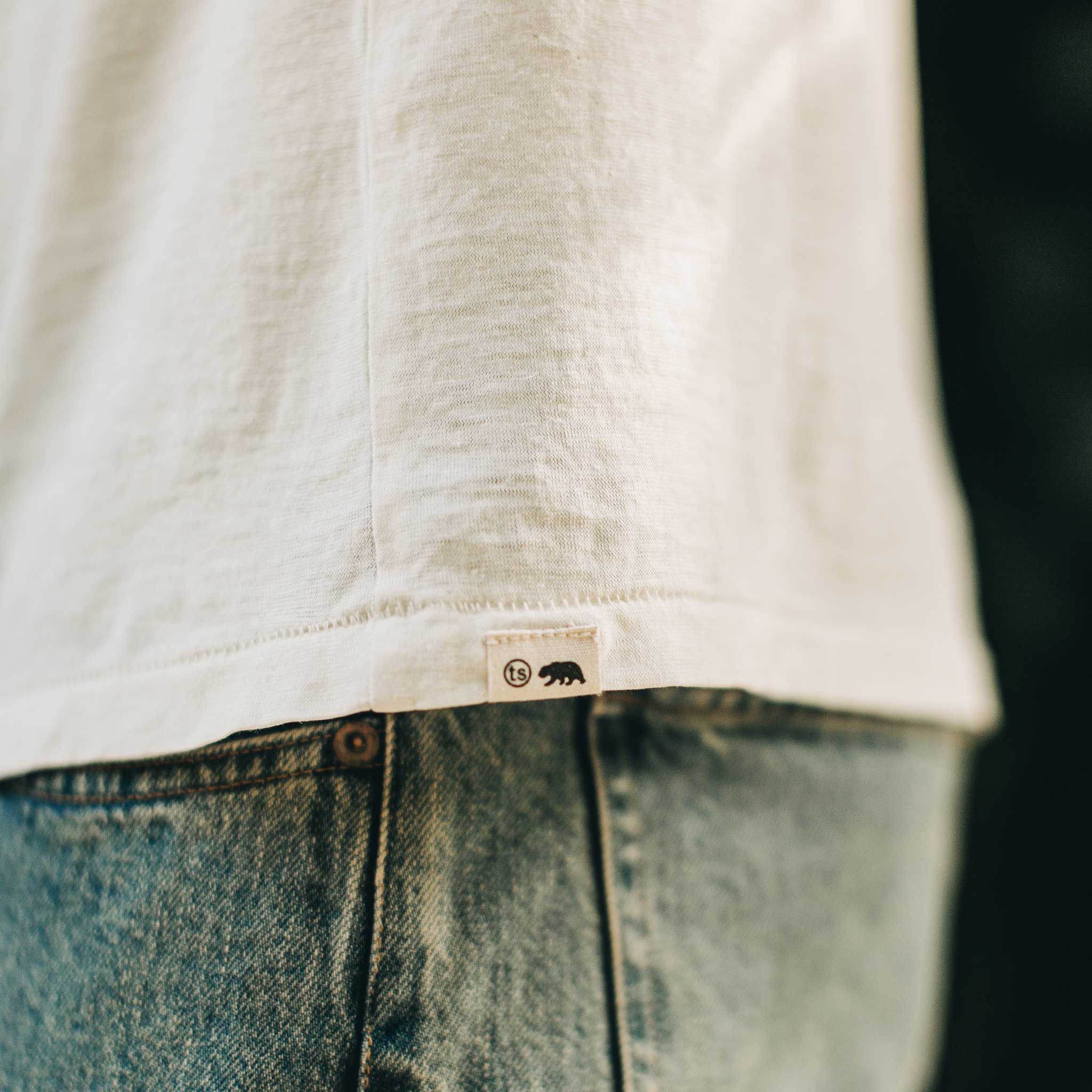 The Cotton Hemp Tee in Natural - Image 4
