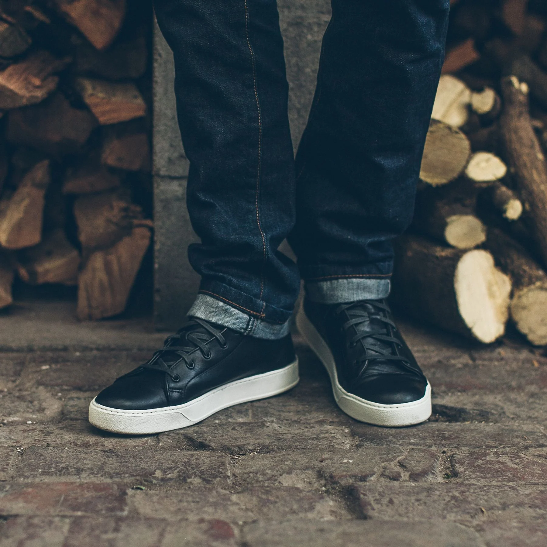 The Court Classic Mid in Black Leather - Image 7