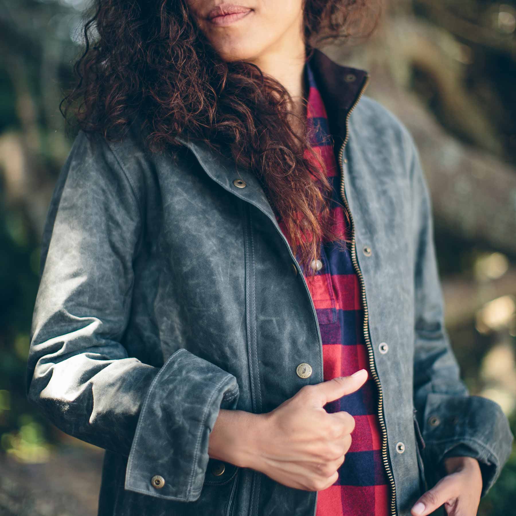 The Field Jacket in Dark Olive Beeswaxed Canvas - Image 2