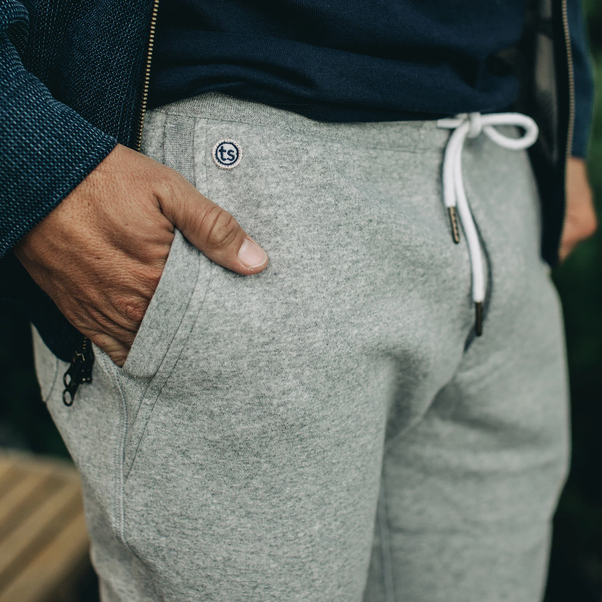 The Heavy Bag Pant in Heather Grey Fleece - Image 3