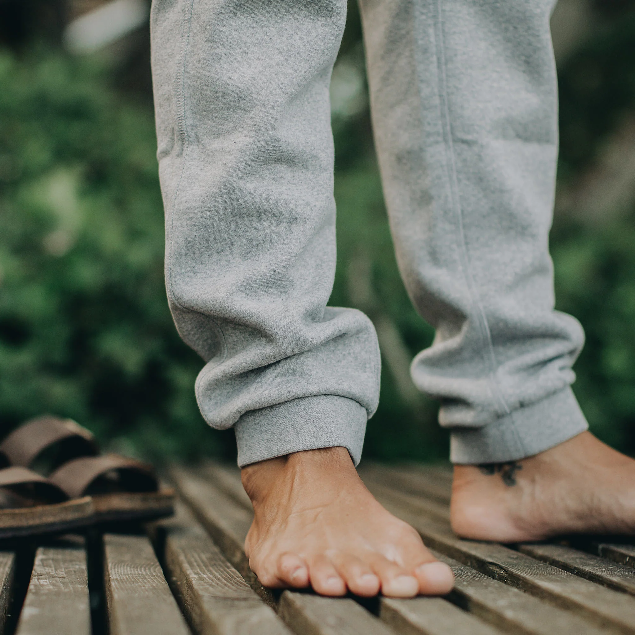 The Heavy Bag Pant in Heather Grey Fleece - Image 4