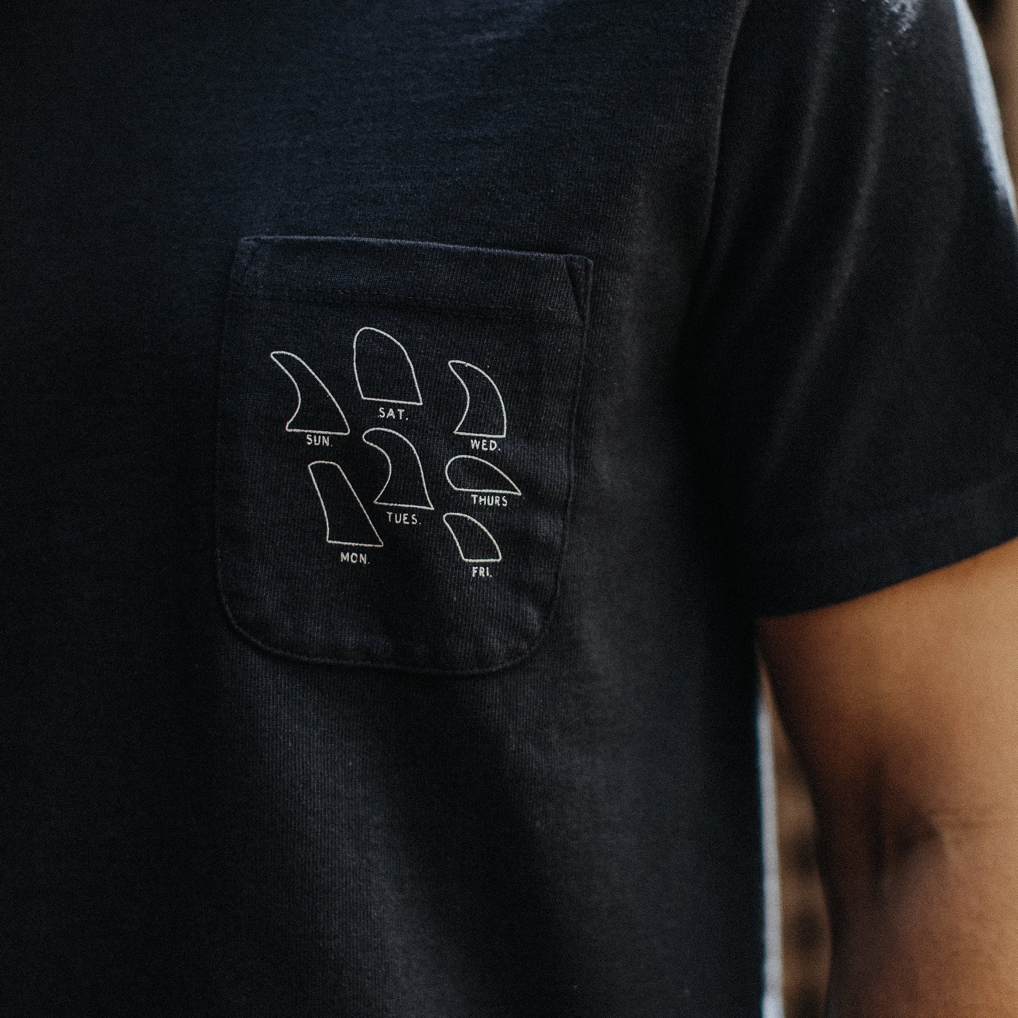 The Heavy Bag Tee in Daily Fins - Image 3