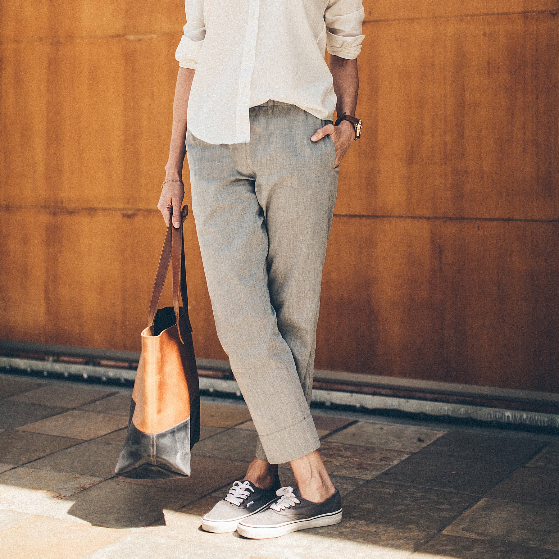 The Isla Pant in Charcoal Cotton - Image 2