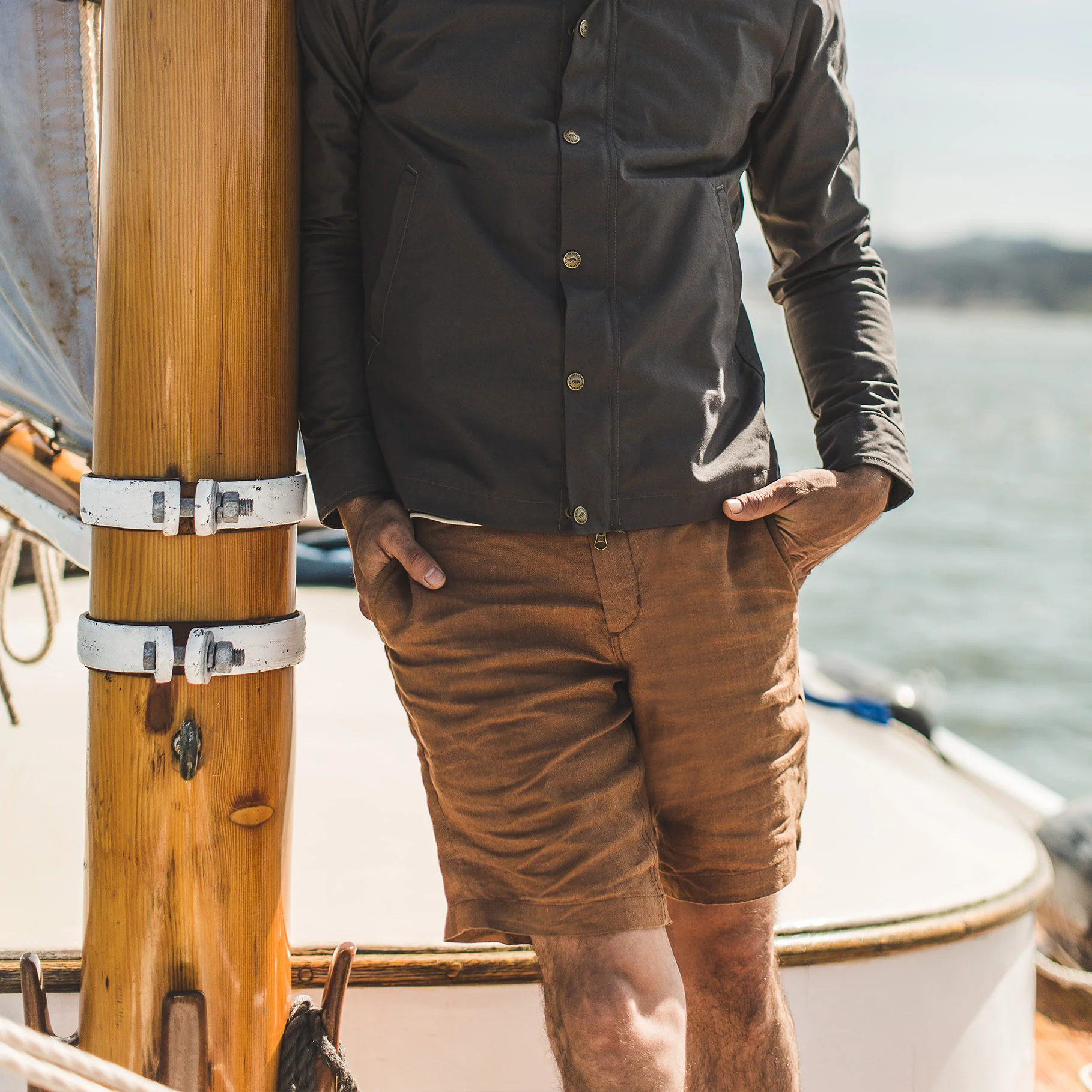 The Maritime Short in British Khaki Linen Herringbone - Image 3