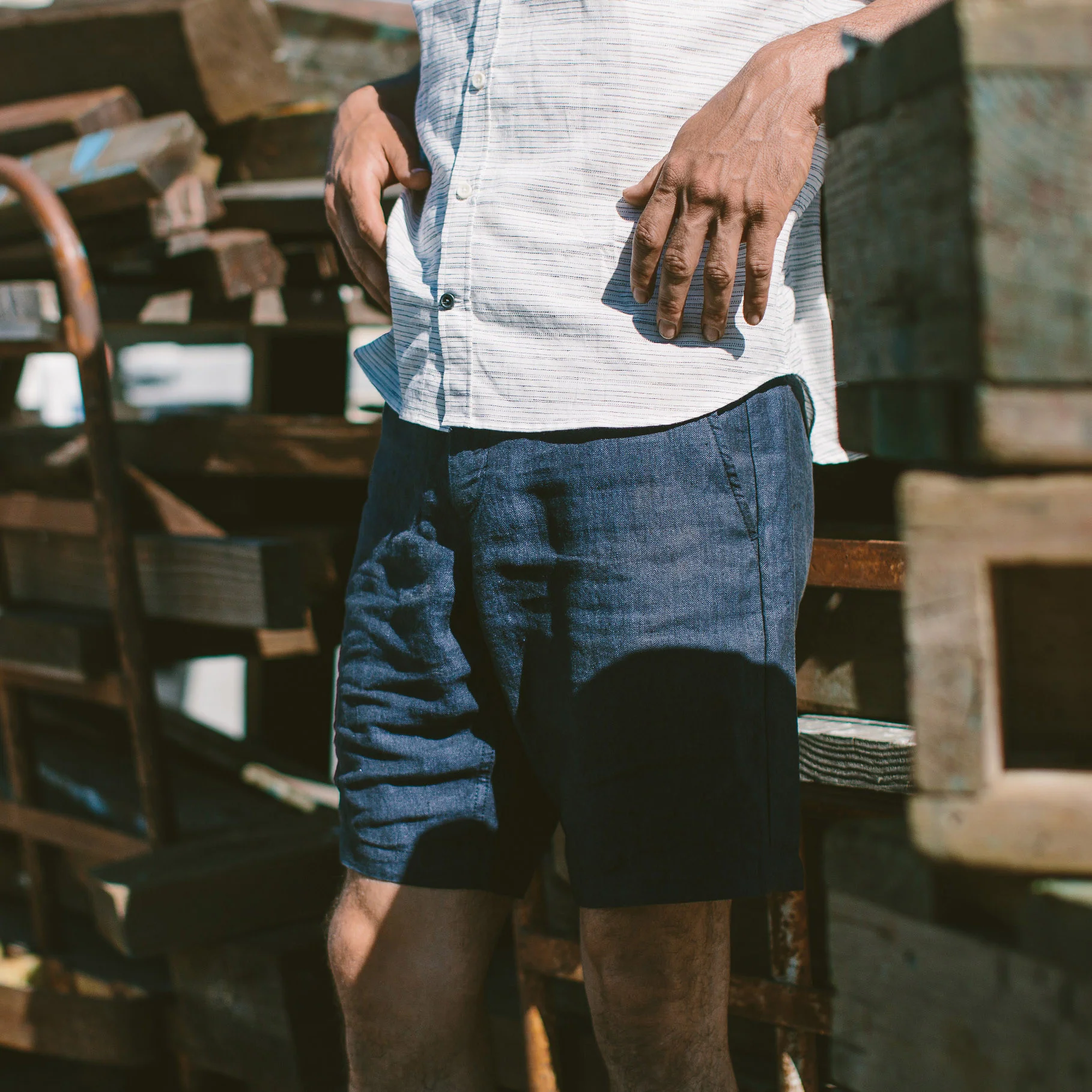 The Maritime Short in Navy Linen Herringbone - Image 2
