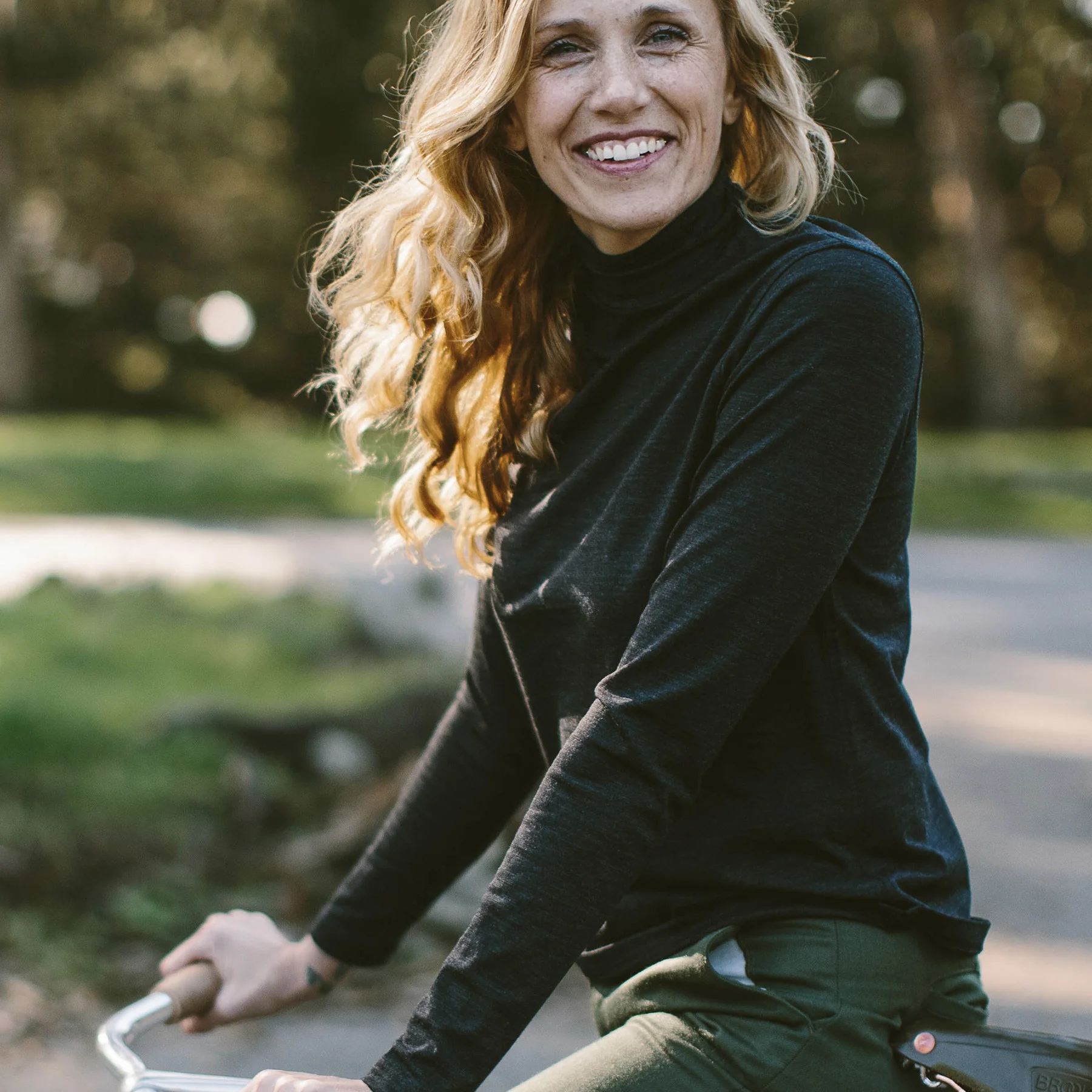 The Mercerized Merino Turtle Neck in Heather Black - Image 2