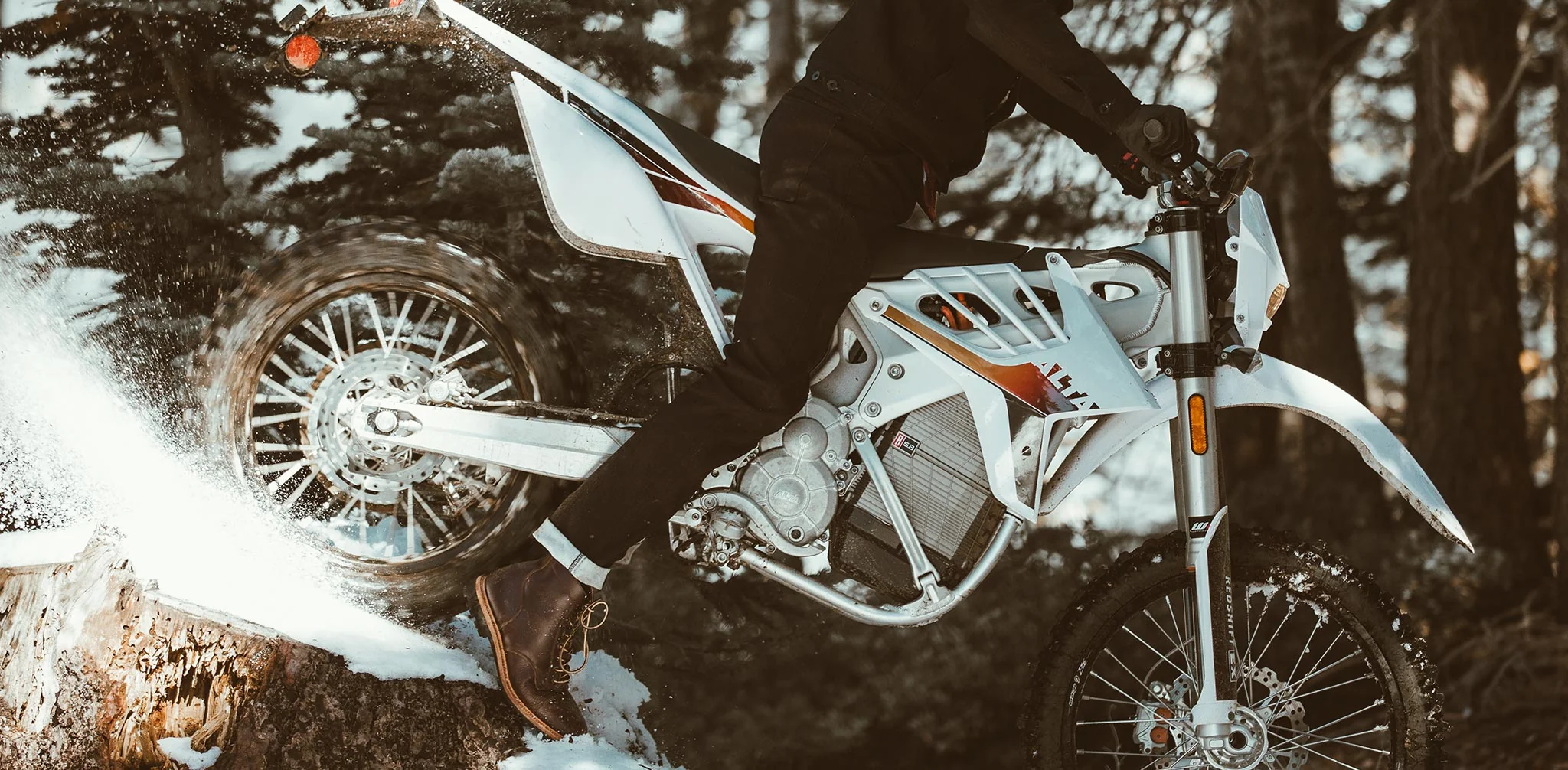 The Moto Pant in Dyneema® Denim - Image 10