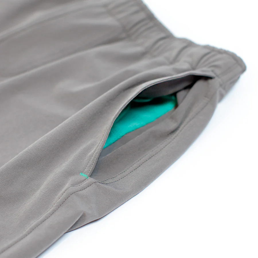 The Myles Everyday Short in Fog - Image 6