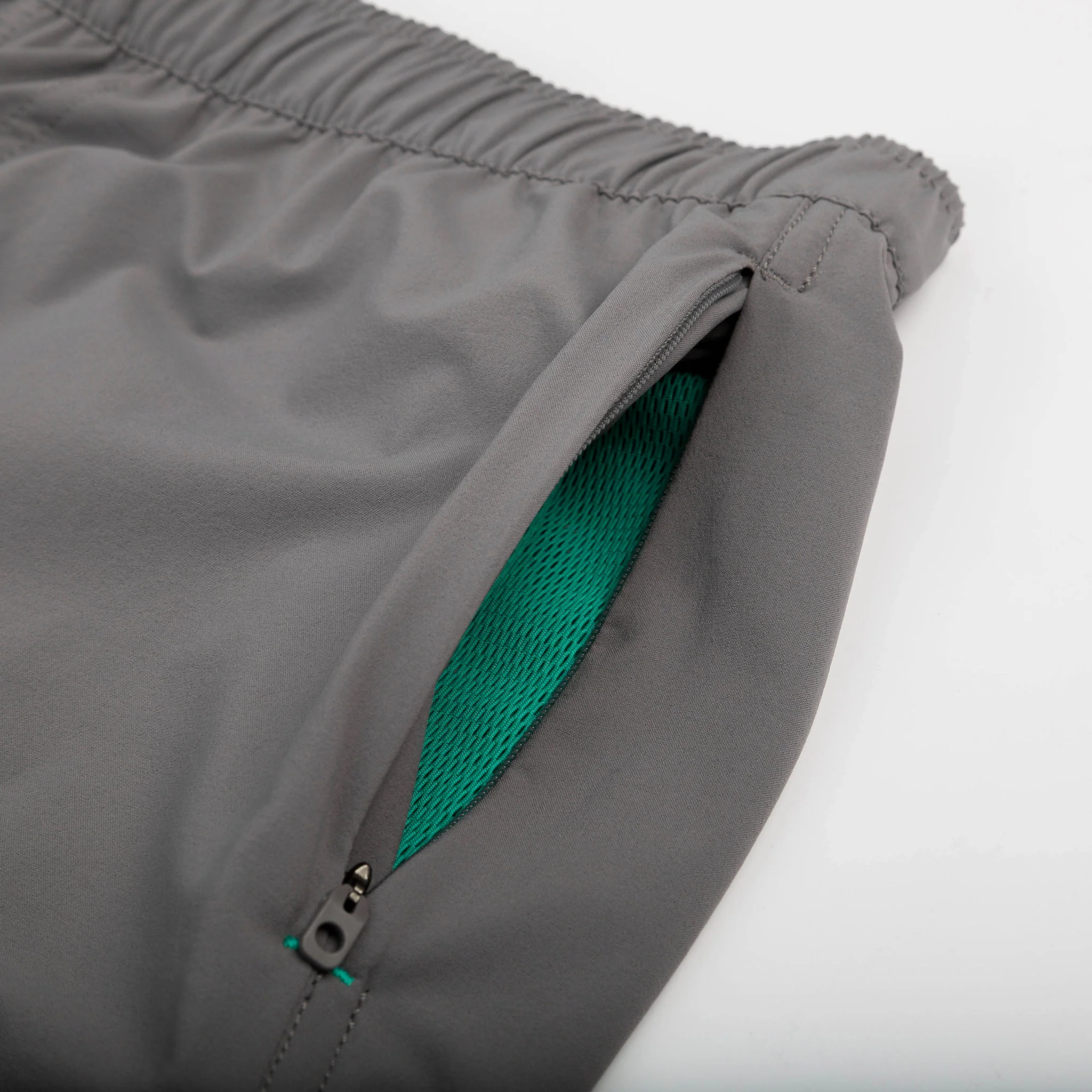 The Myles Momentum Short in Fog - Image 7