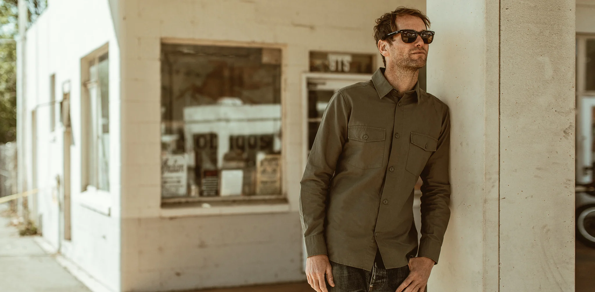 The Point Shirt in Army Hemp - Image 9