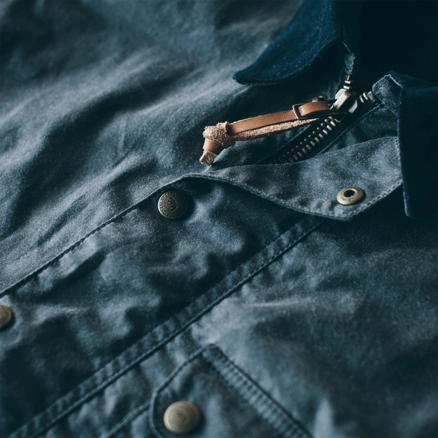 The Rover Jacket in Slate Waxed Canvas - Image 3