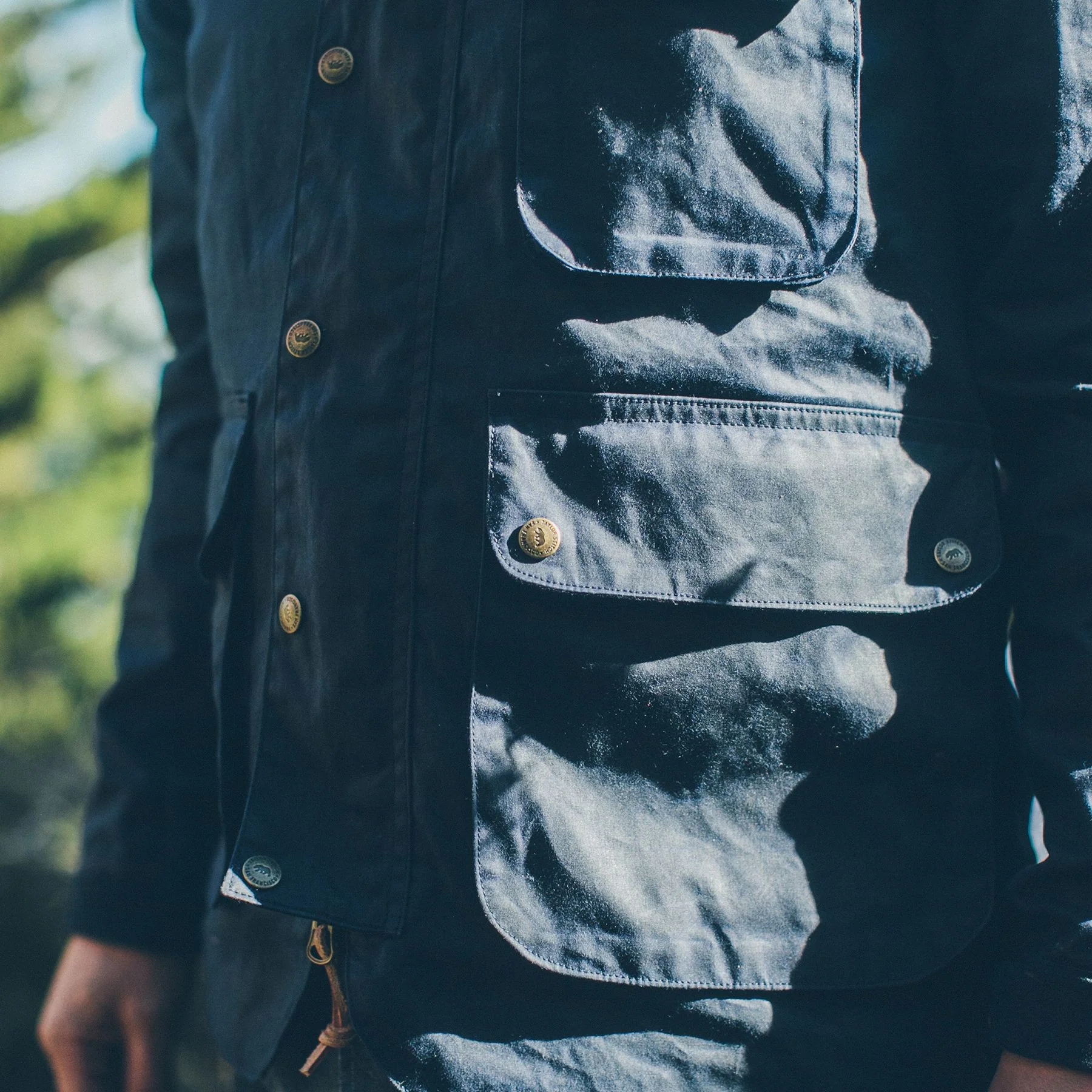 The Rover Jacket in Navy Waxed Cotton - Image 5