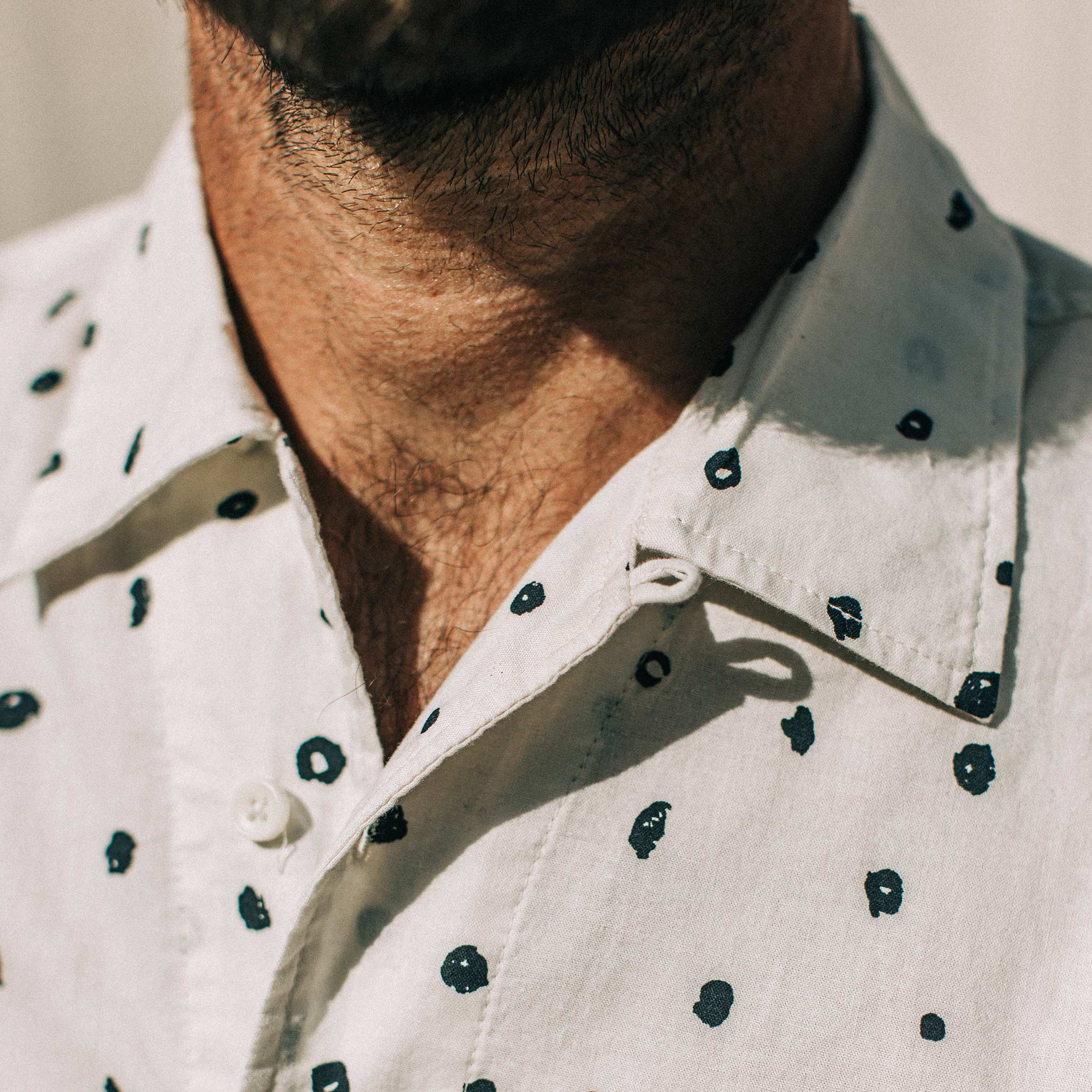 The Short Sleeve Hawthorne in Brush Dot - Image 3