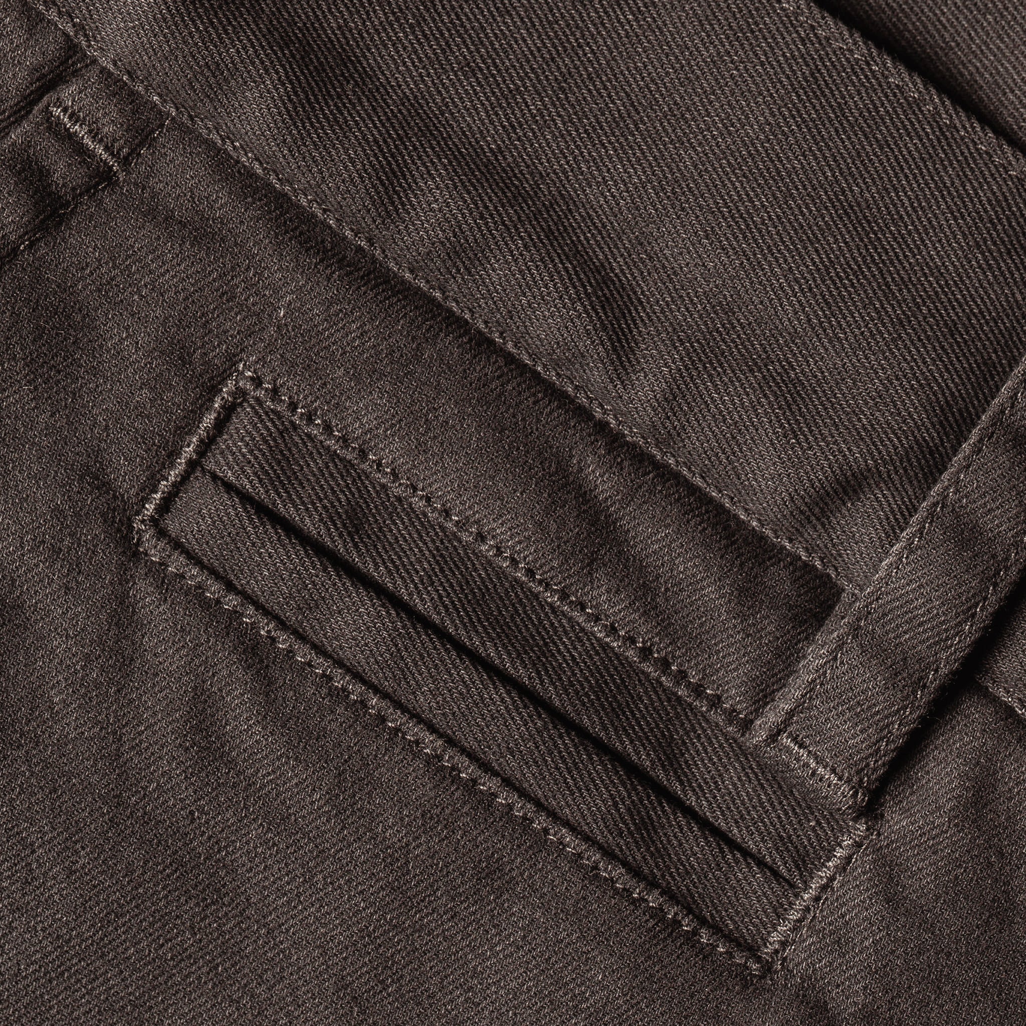 The Slim Chino in Organic Ash - Image 5