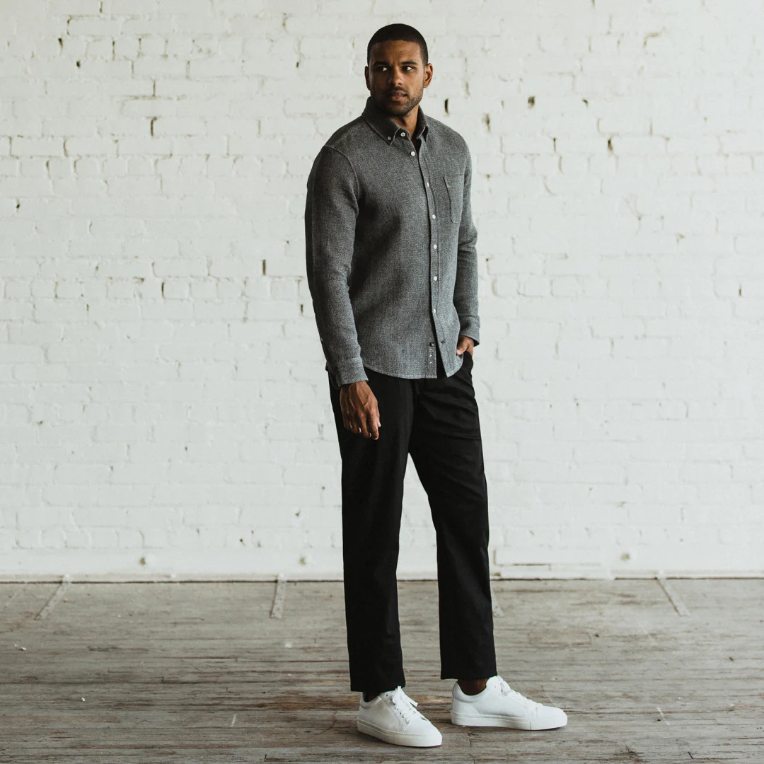 The Slim Chino in Organic Coal - Image 2