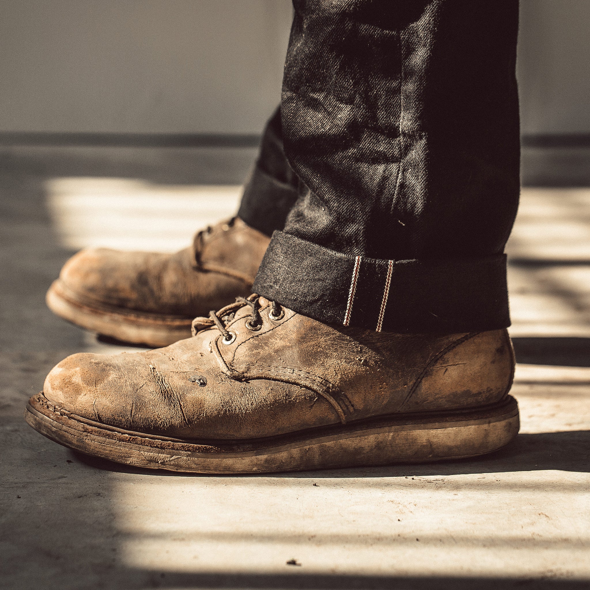 The Slim Jean in Kuroki Mills Black Selvage - Image 5