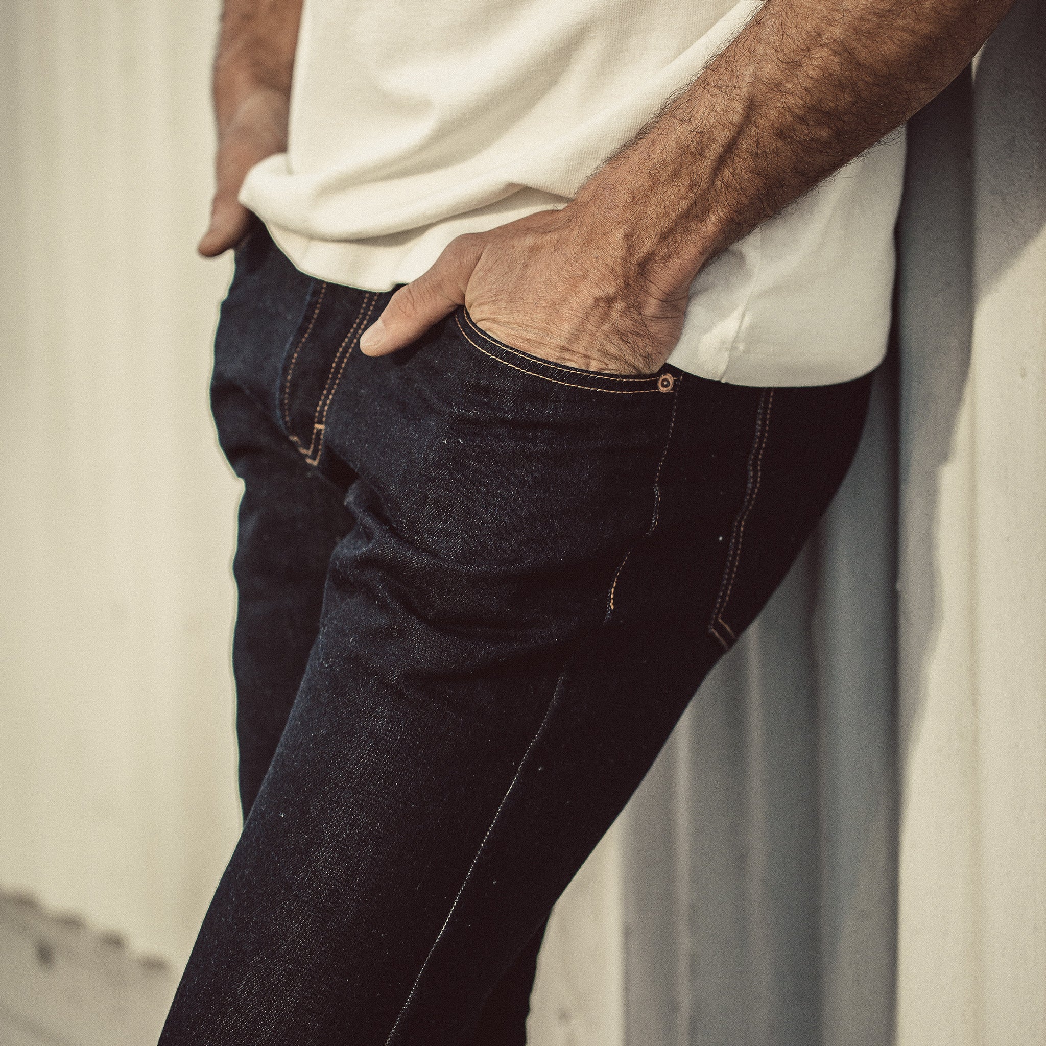 The Slim Jean in Sol Selvage - Image 4