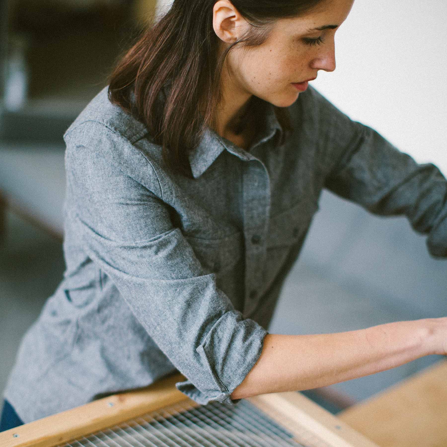 The Studio Shirt in Charcoal Everyday Chambray - Image 3