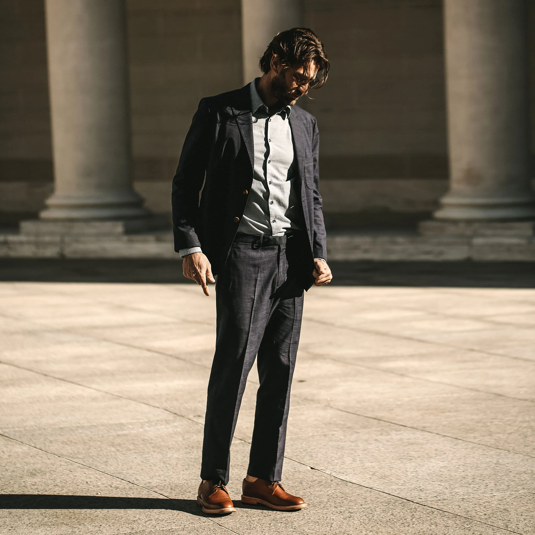 The Telegraph Trouser in Navy Slub - Image 2