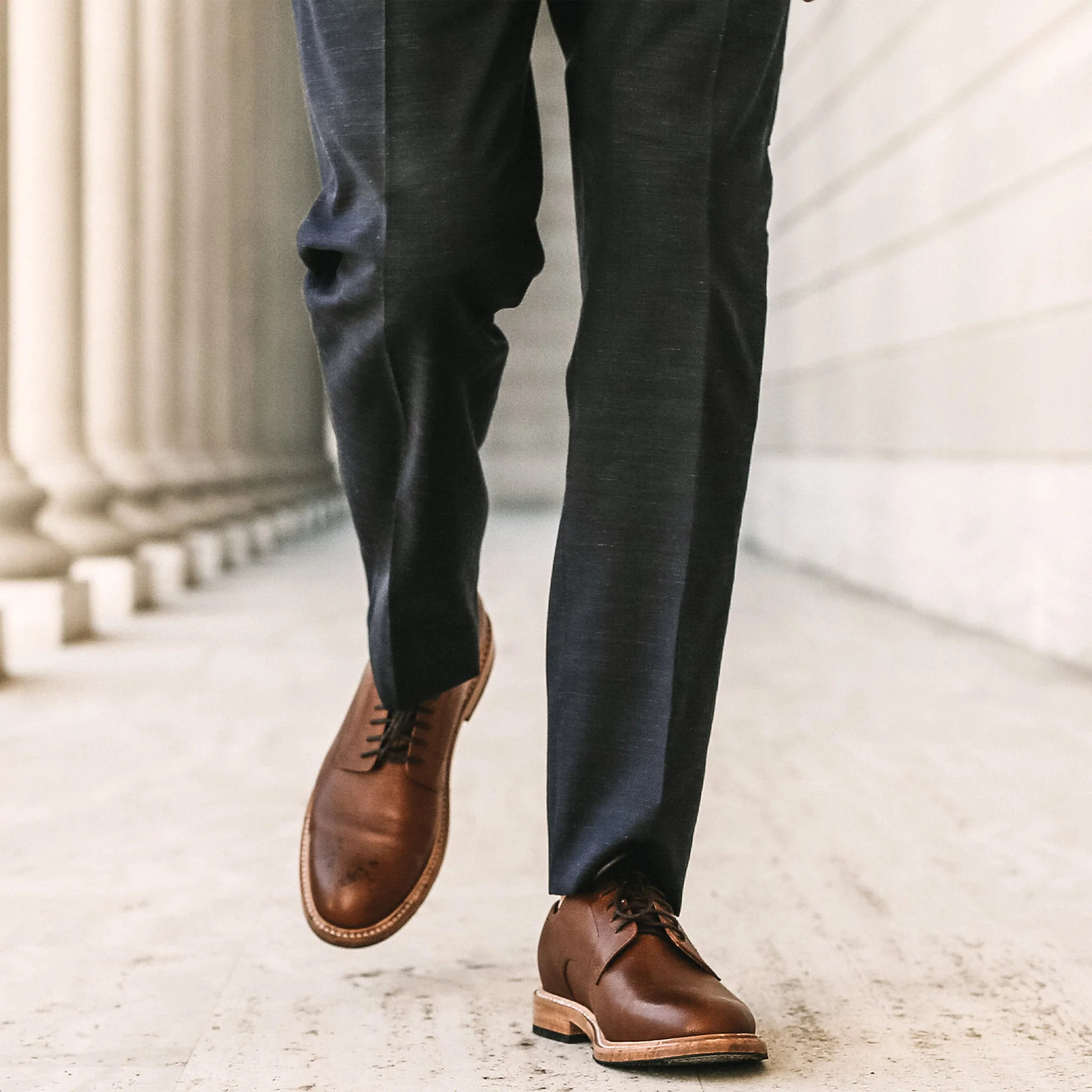 The Telegraph Trouser in Navy Slub - Image 6