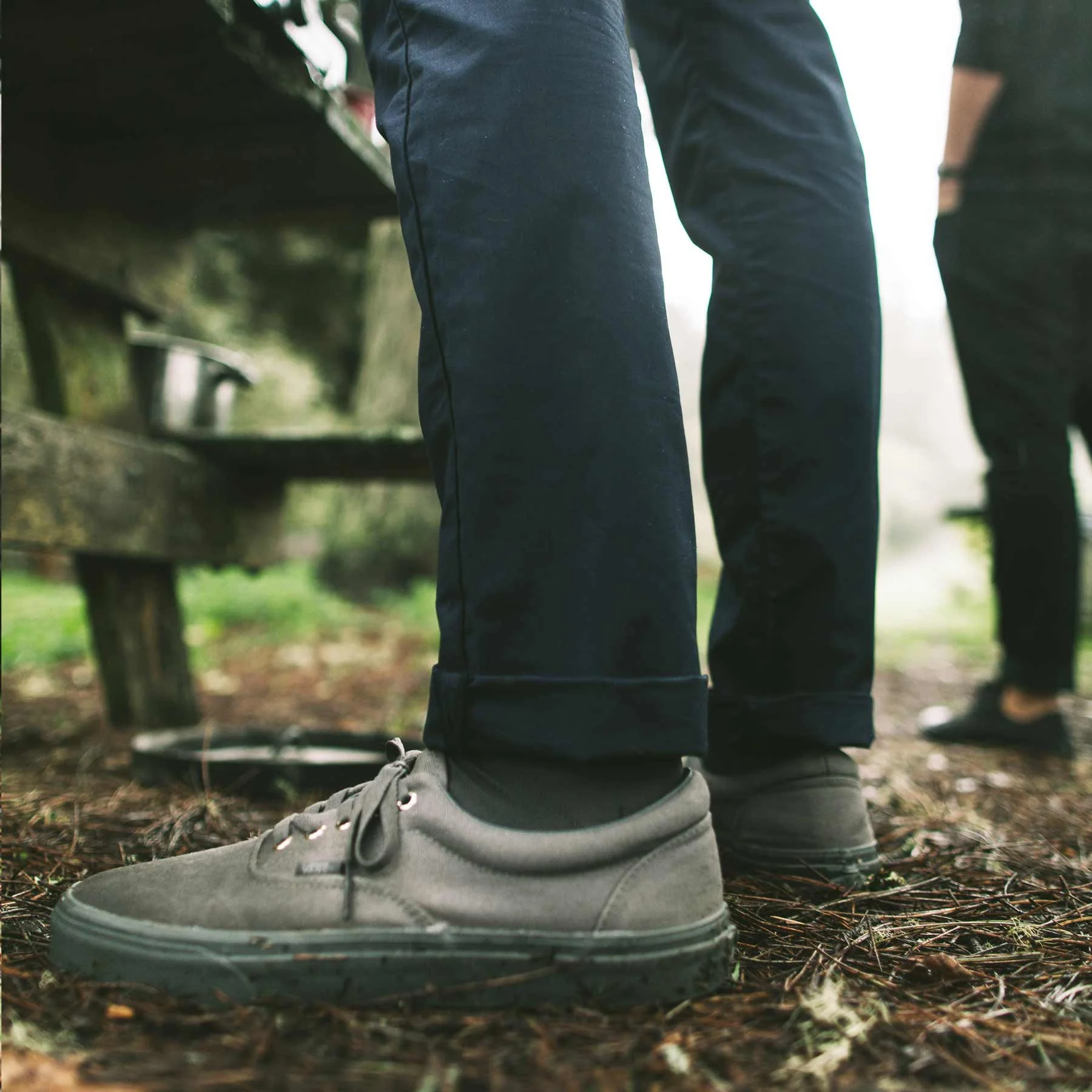 The Travel Chino in Navy - Image 5