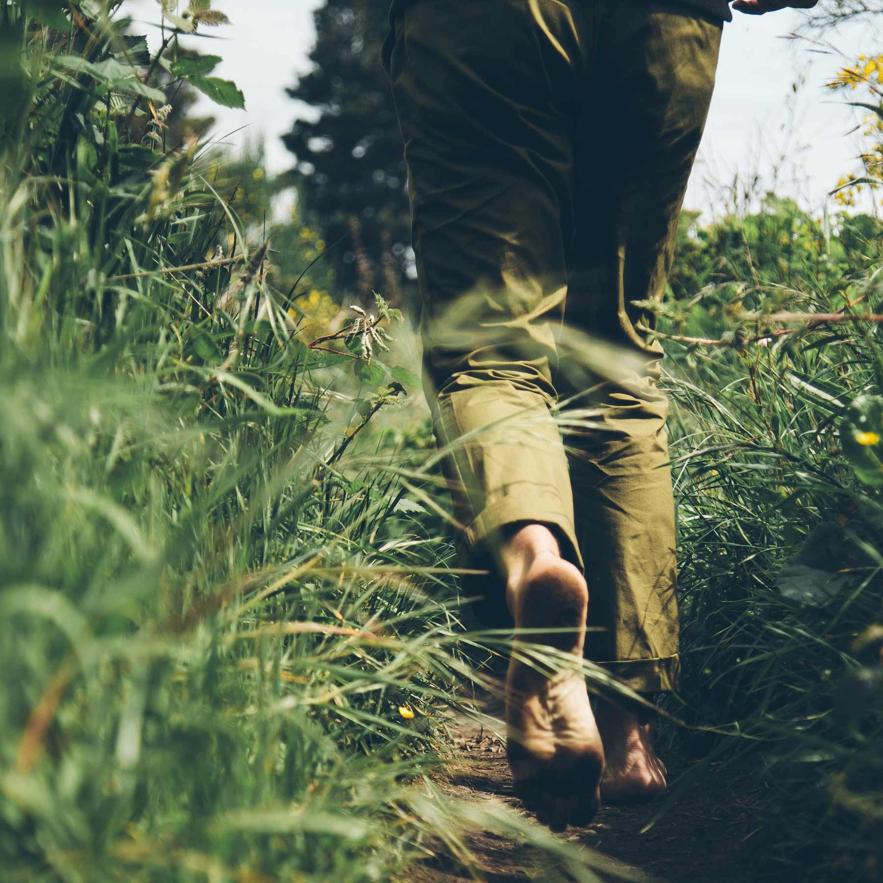 The Travel Chino in Olive - Image 6