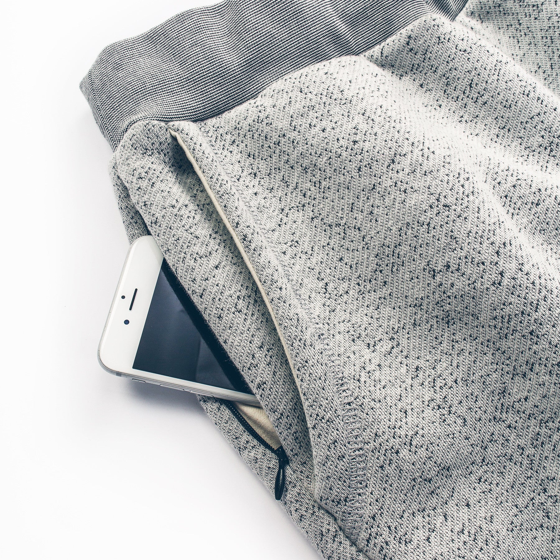 The Travel Pant in White Fleck Fleece - Image 4