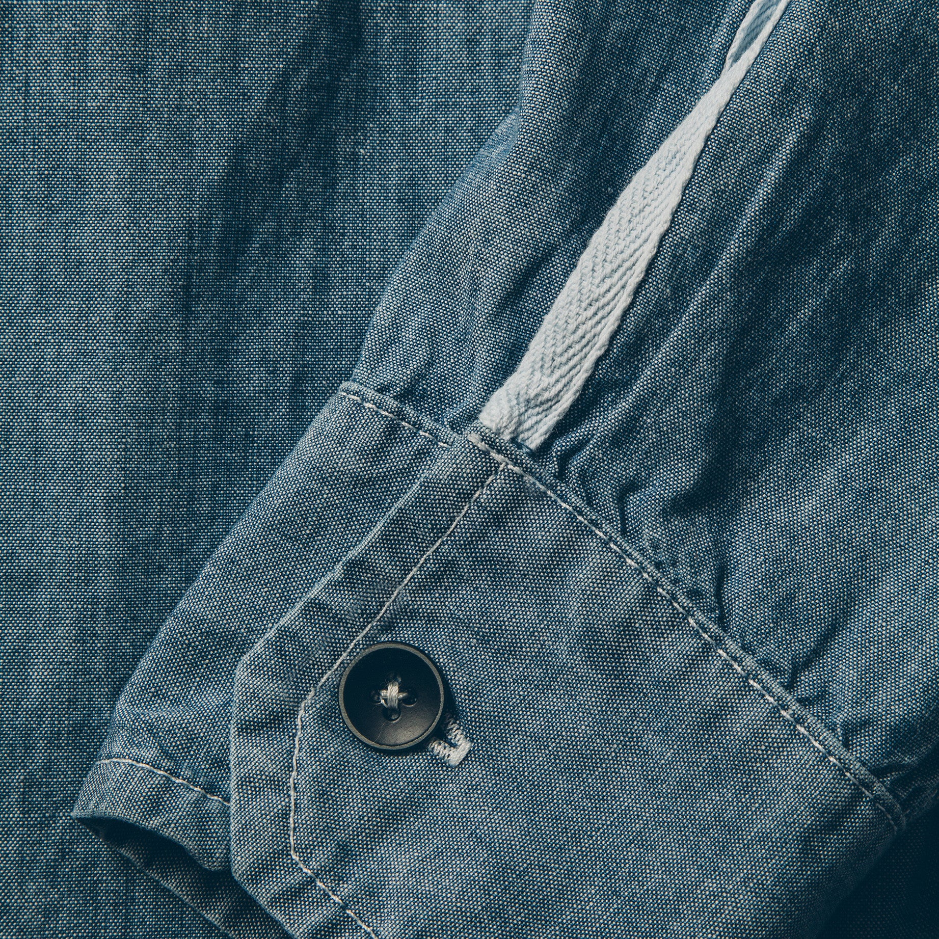 The Utility Shirt in Sea Washed Chambray - Image 4