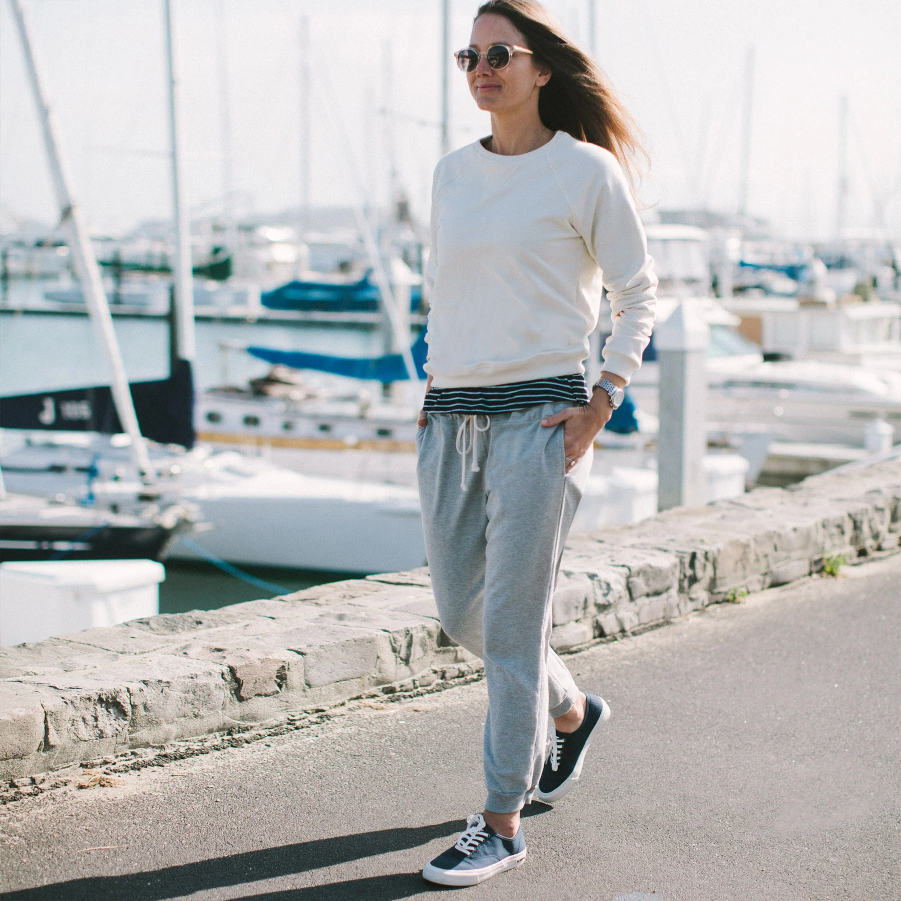 The Weekend Pant in Heather Grey - Image 2