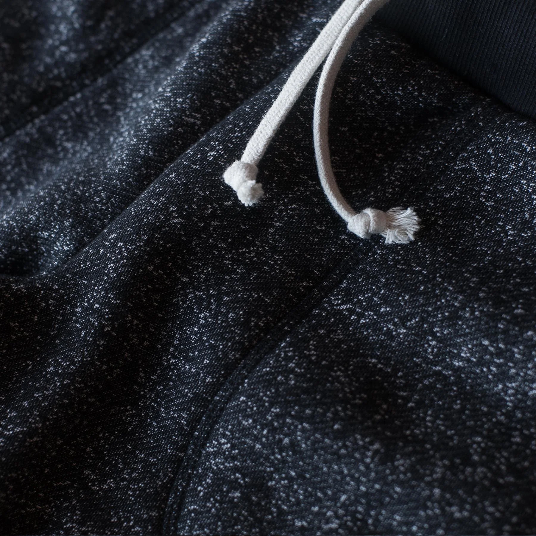 The Women's Apres Sweatpant in Salt and Pepper Fleece - Image 3