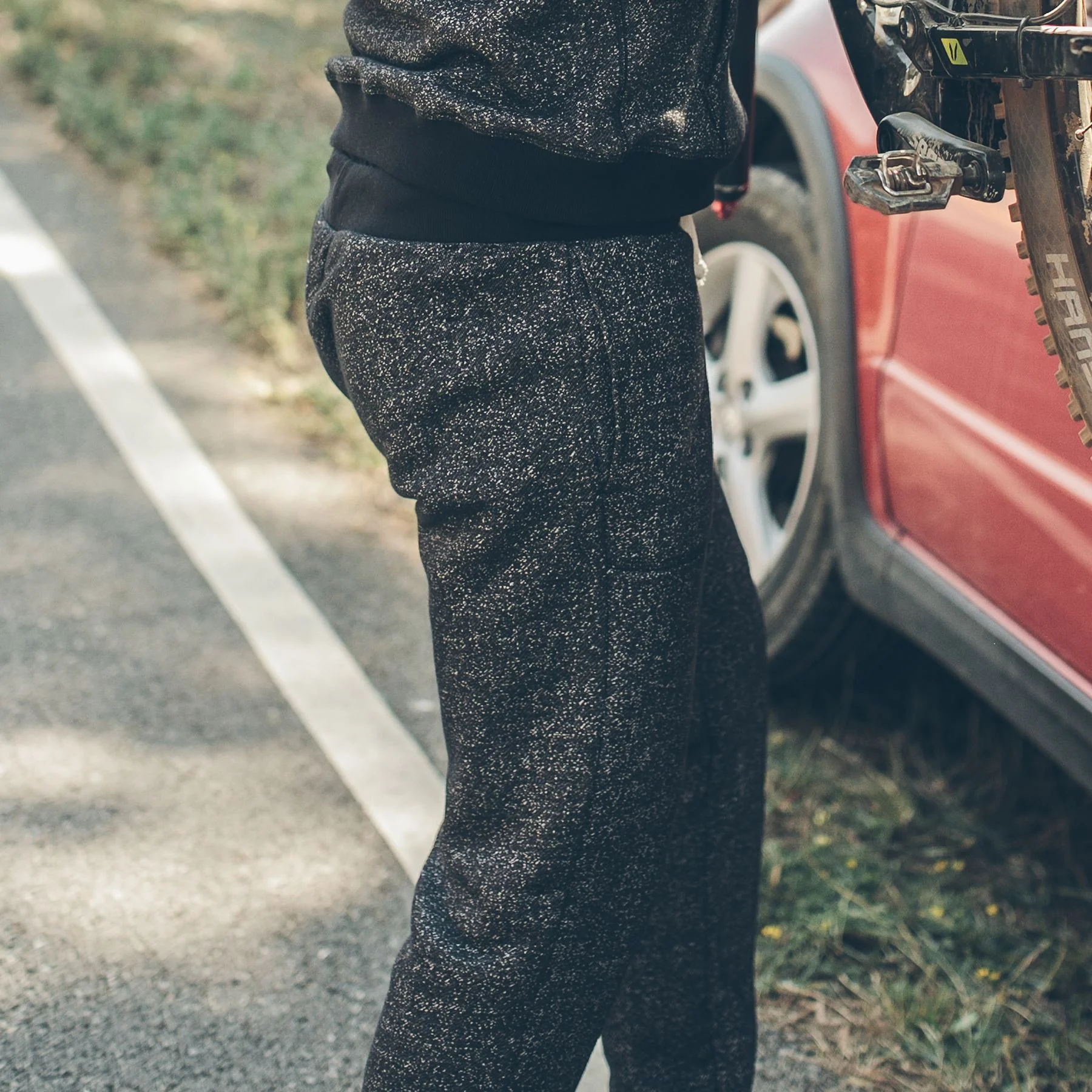 The Women's Apres Sweatpant in Salt and Pepper Fleece - Image 6