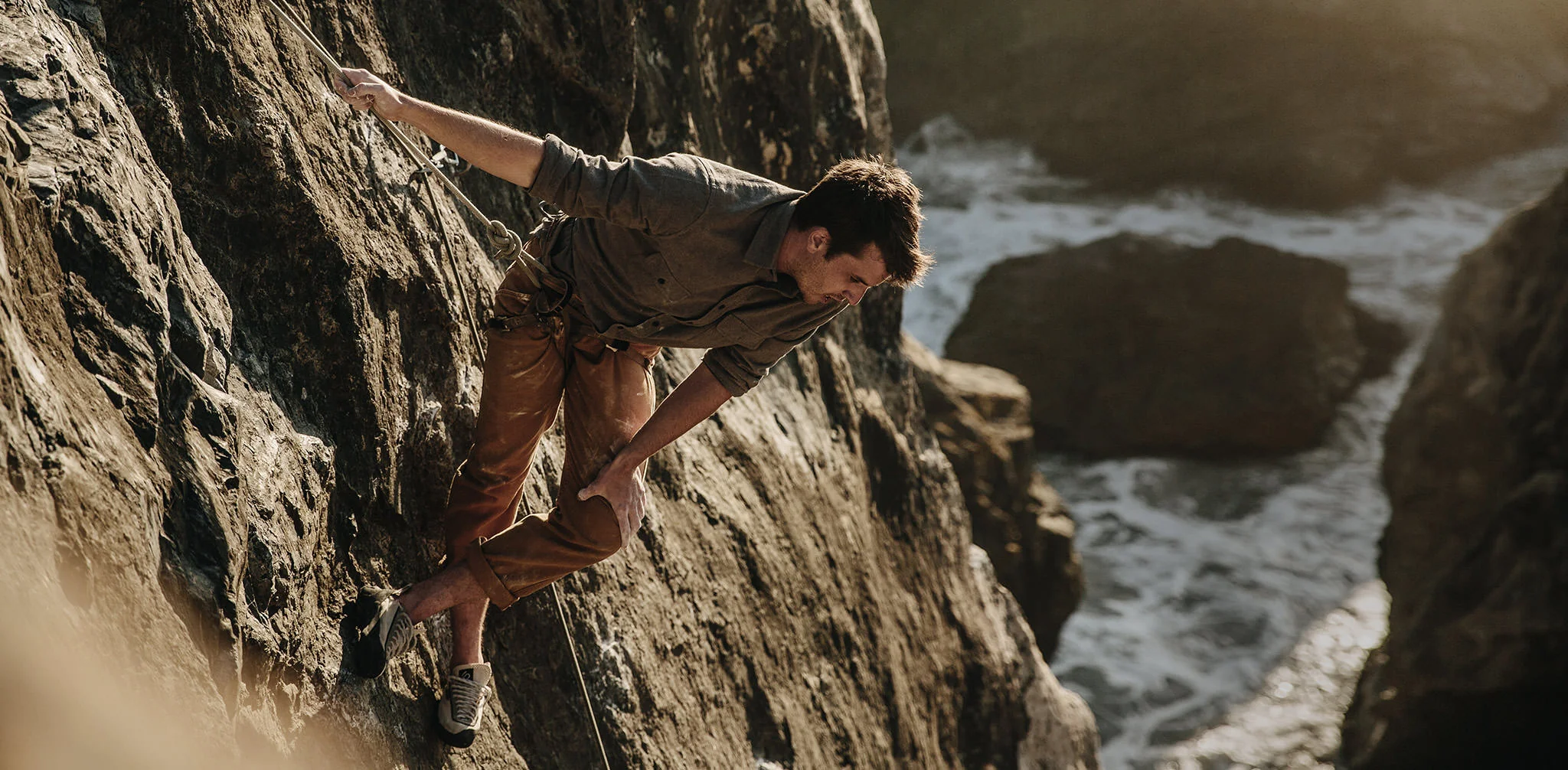 The Yosemite Shirt in Heather Charcoal - Image 10