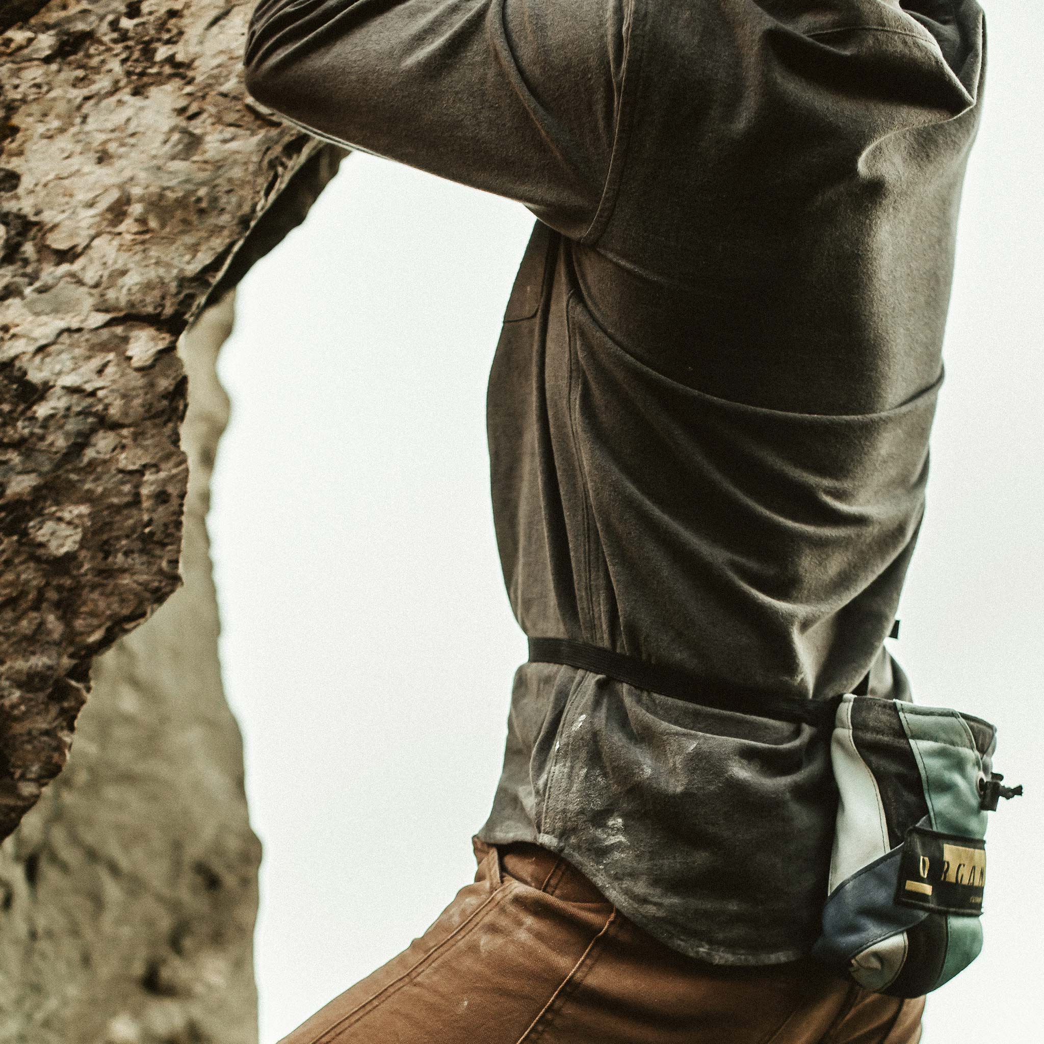 The Yosemite Shirt in Heather Charcoal - Image 3