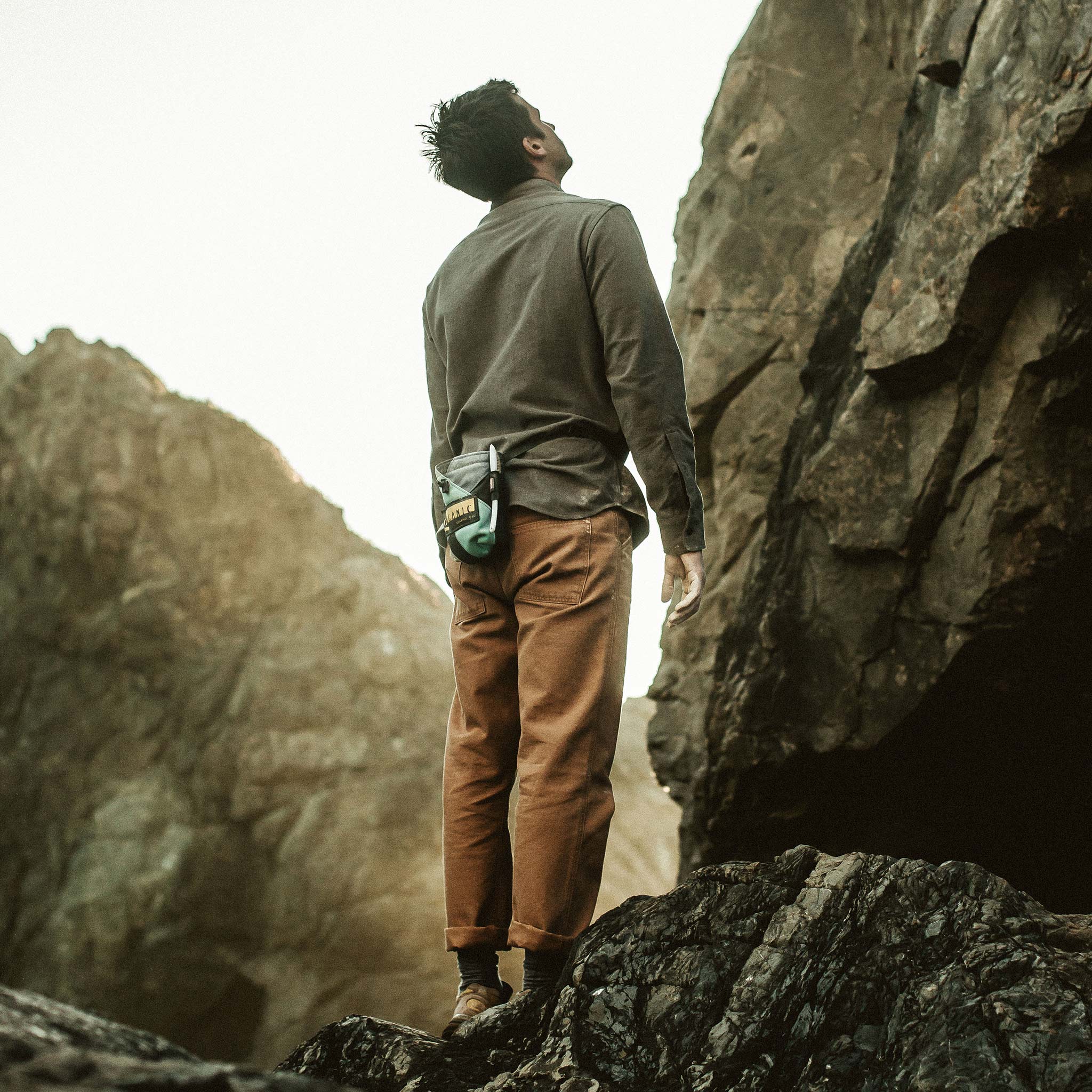 The Yosemite Shirt in Heather Charcoal - Image 4
